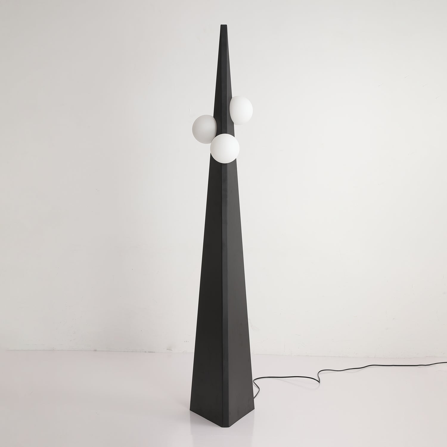noir-roy-floor-lamp-anzaz--18