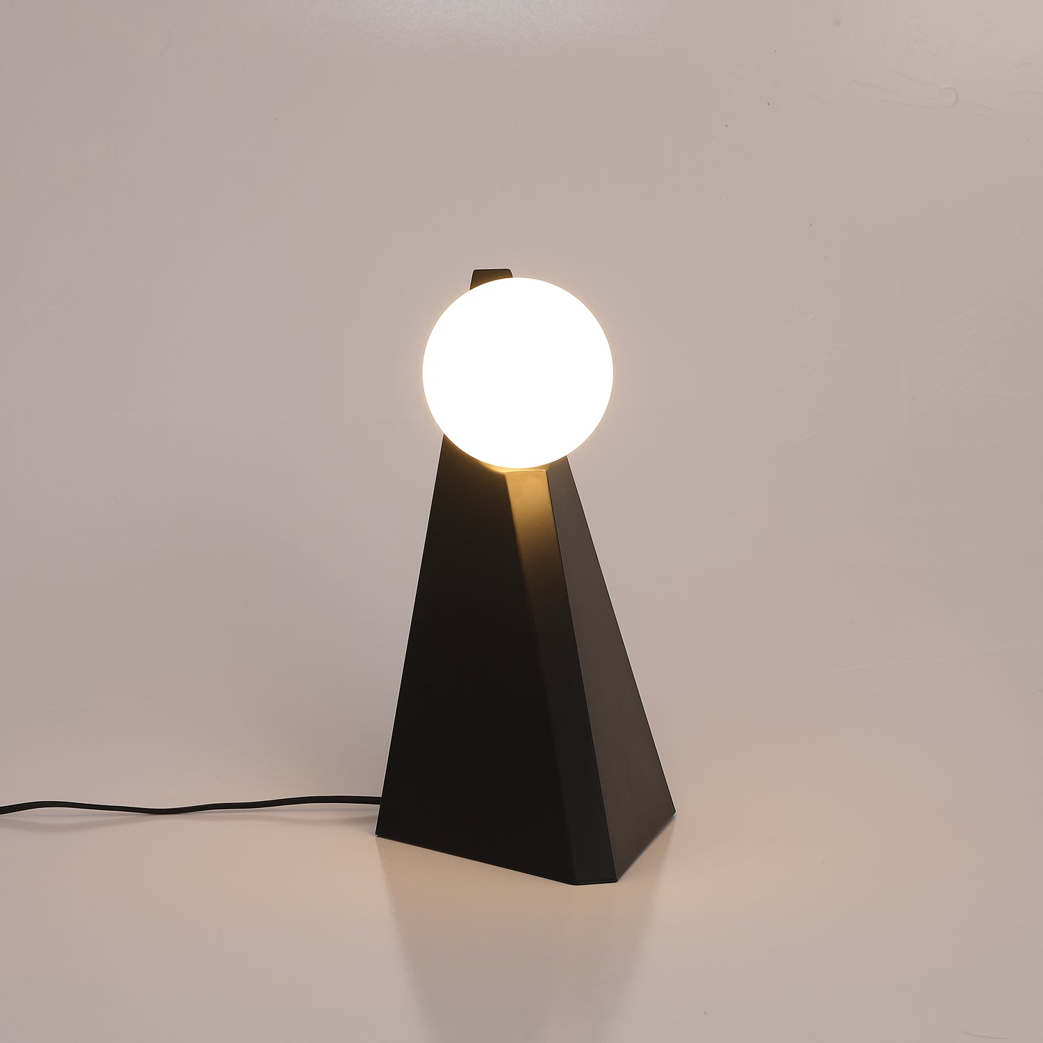noir-roy-table-lamp-anzaz--22