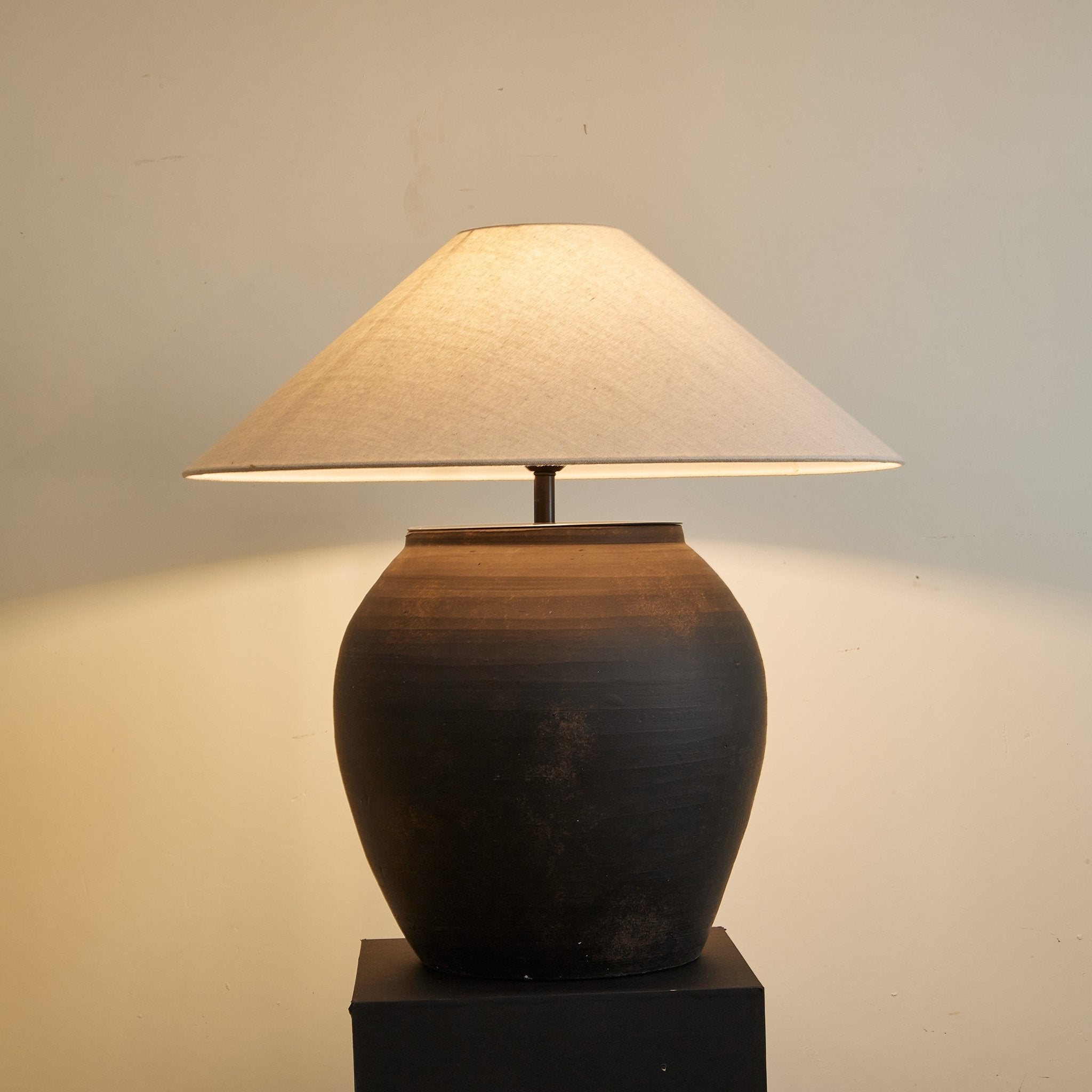 noira-terracotta-table-lamp-anzaz-Black & White-4