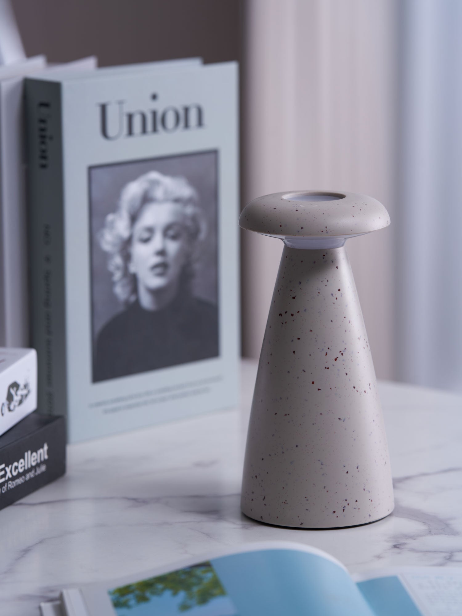noko-mushroom-rechargeable-table-lamp-anzaz--8