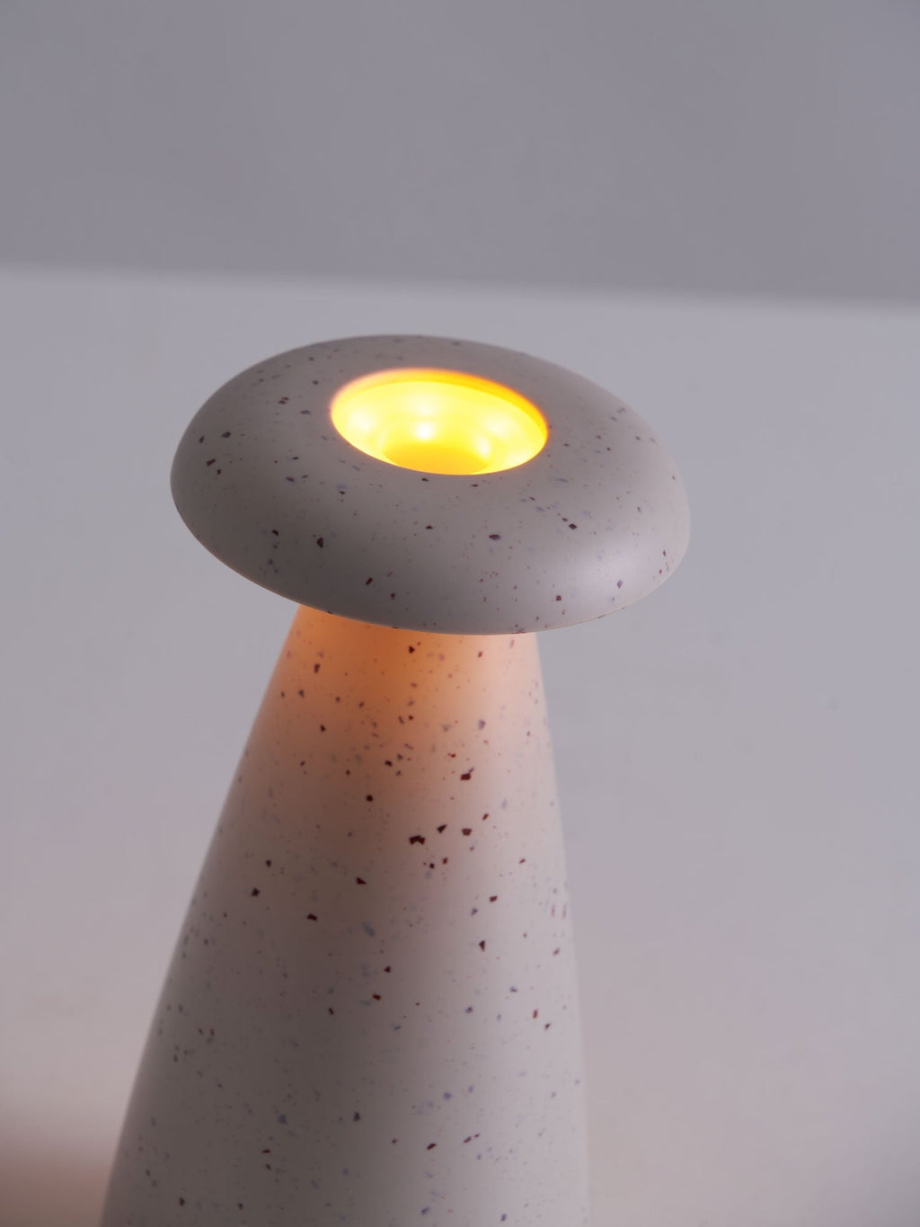 noko-mushroom-rechargeable-table-lamp-anzaz--33