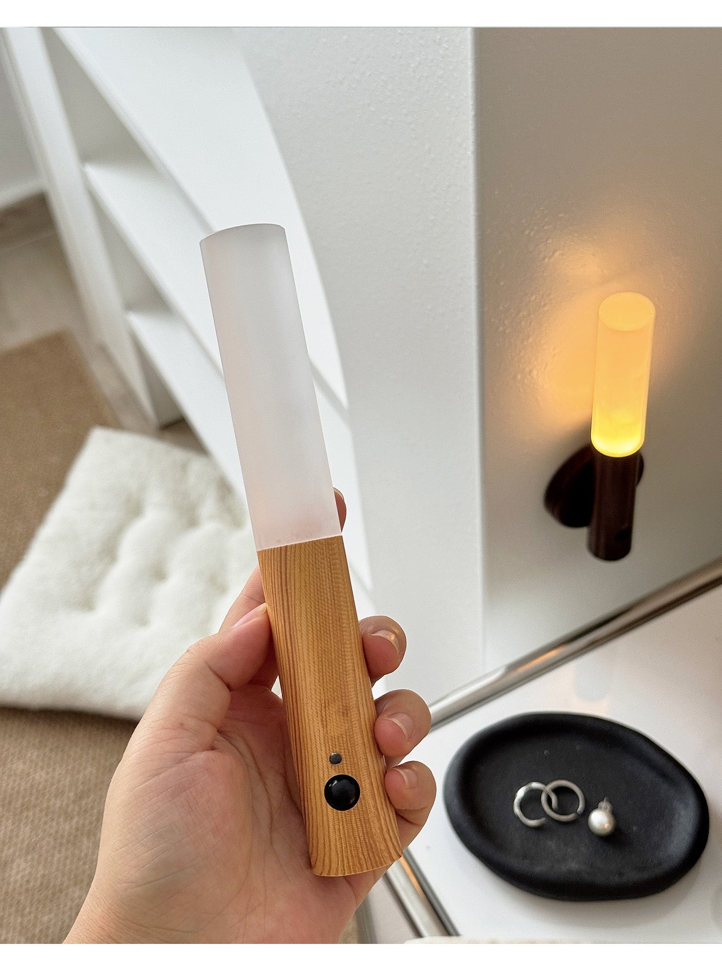 nomad-magnet-rechargeable-wall-lamp-anzaz--32