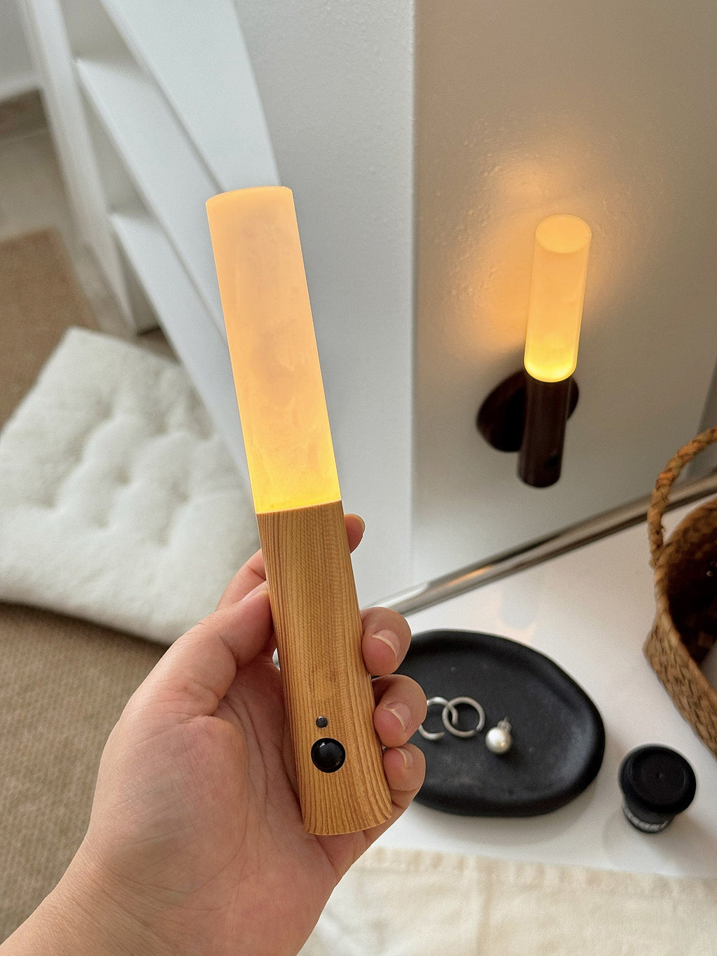 nomad-magnet-rechargeable-wall-lamp-anzaz--27