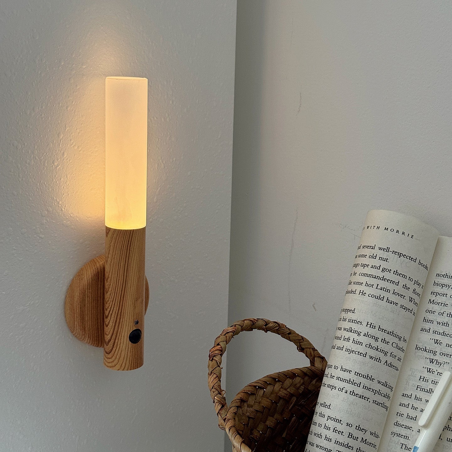 nomad-magnet-rechargeable-wall-lamp-anzaz--30