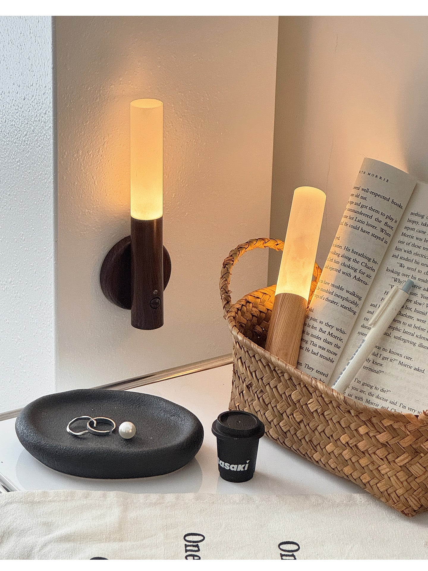 nomad-magnet-rechargeable-wall-lamp-anzaz--5
