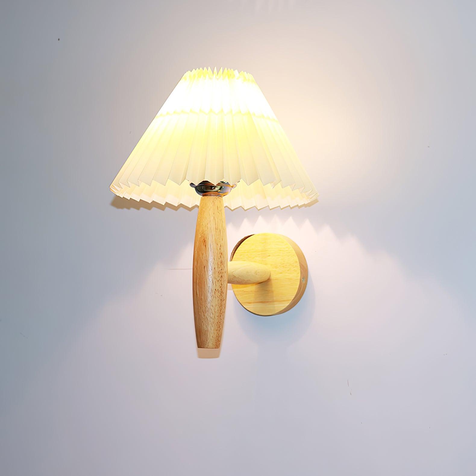 oak-pleated-wall-light-anzaz--11