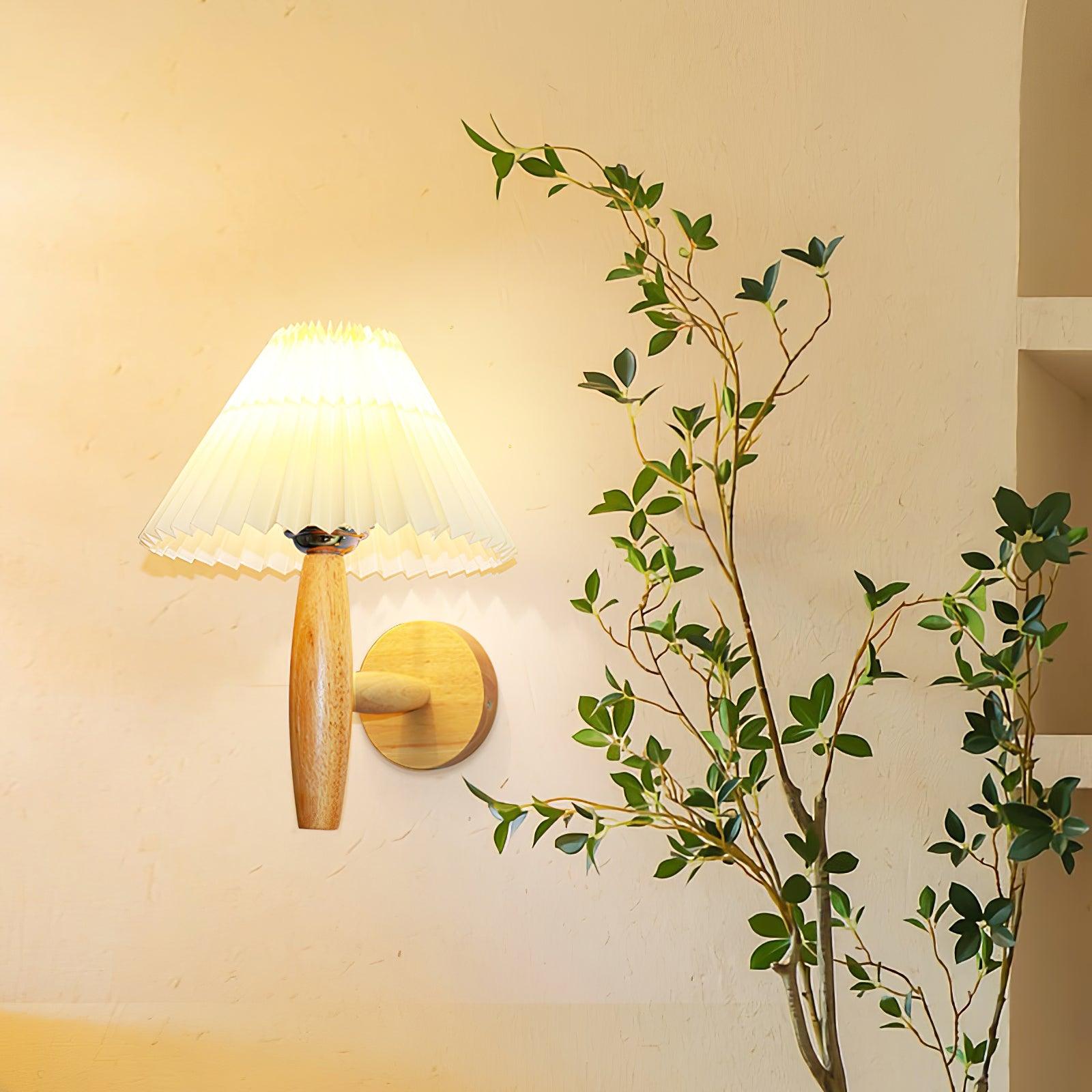 oak-pleated-wall-light-anzaz--2