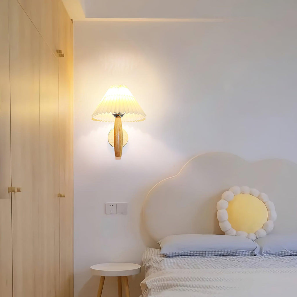 oak-pleated-wall-light-anzaz--5