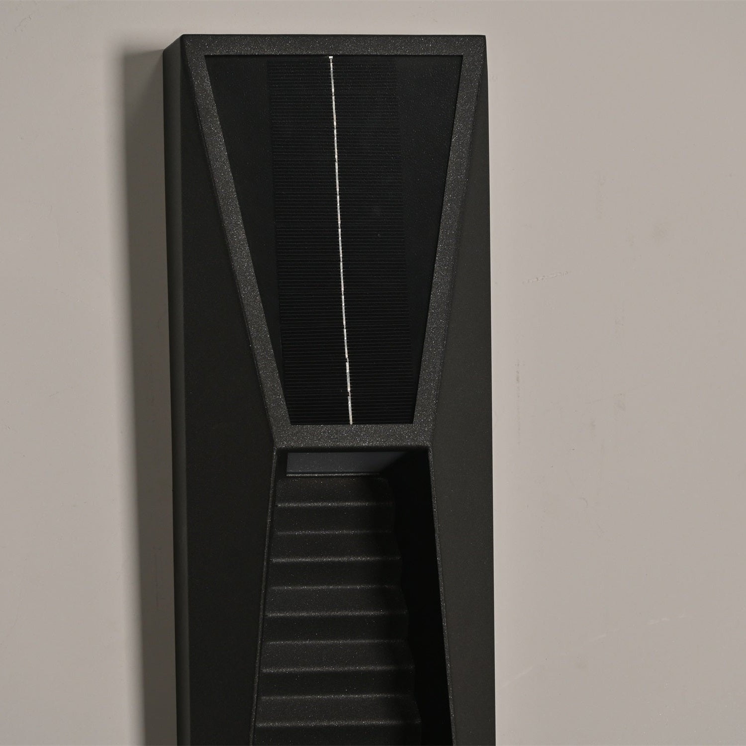 obsidian-path-solar-outdoor-wall-light-anzaz--6