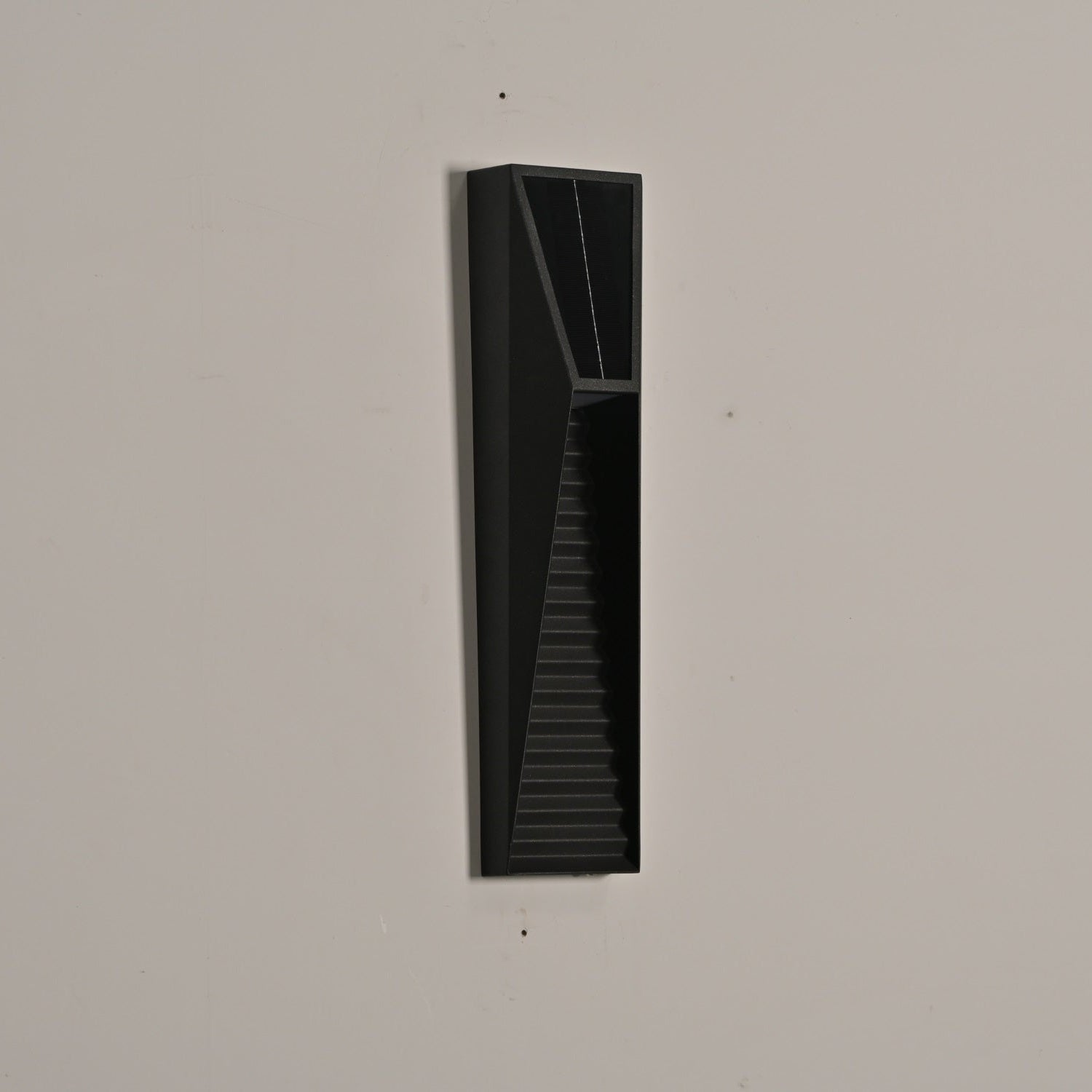 obsidian-path-solar-outdoor-wall-light-anzaz--15