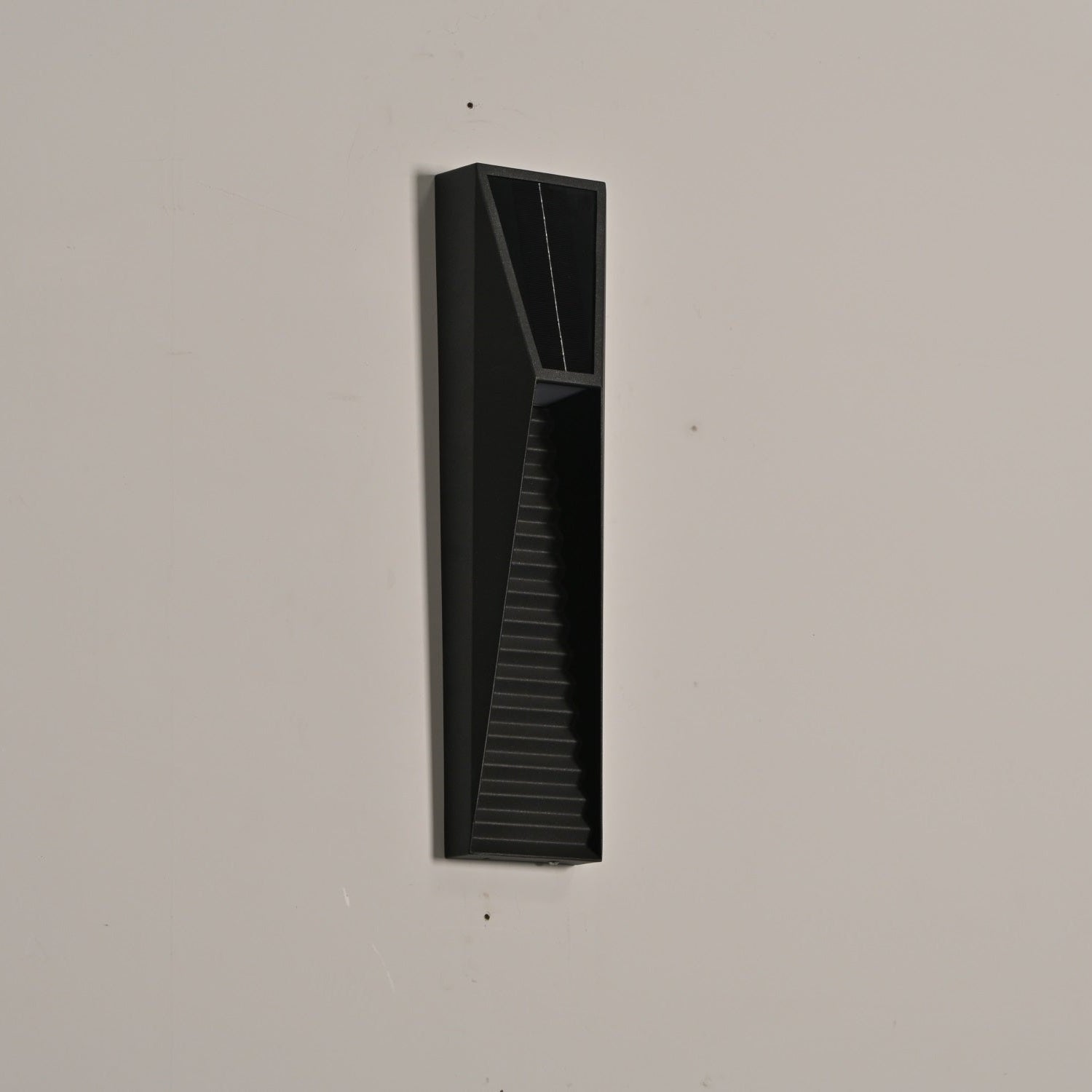 obsidian-path-solar-outdoor-wall-light-anzaz--17