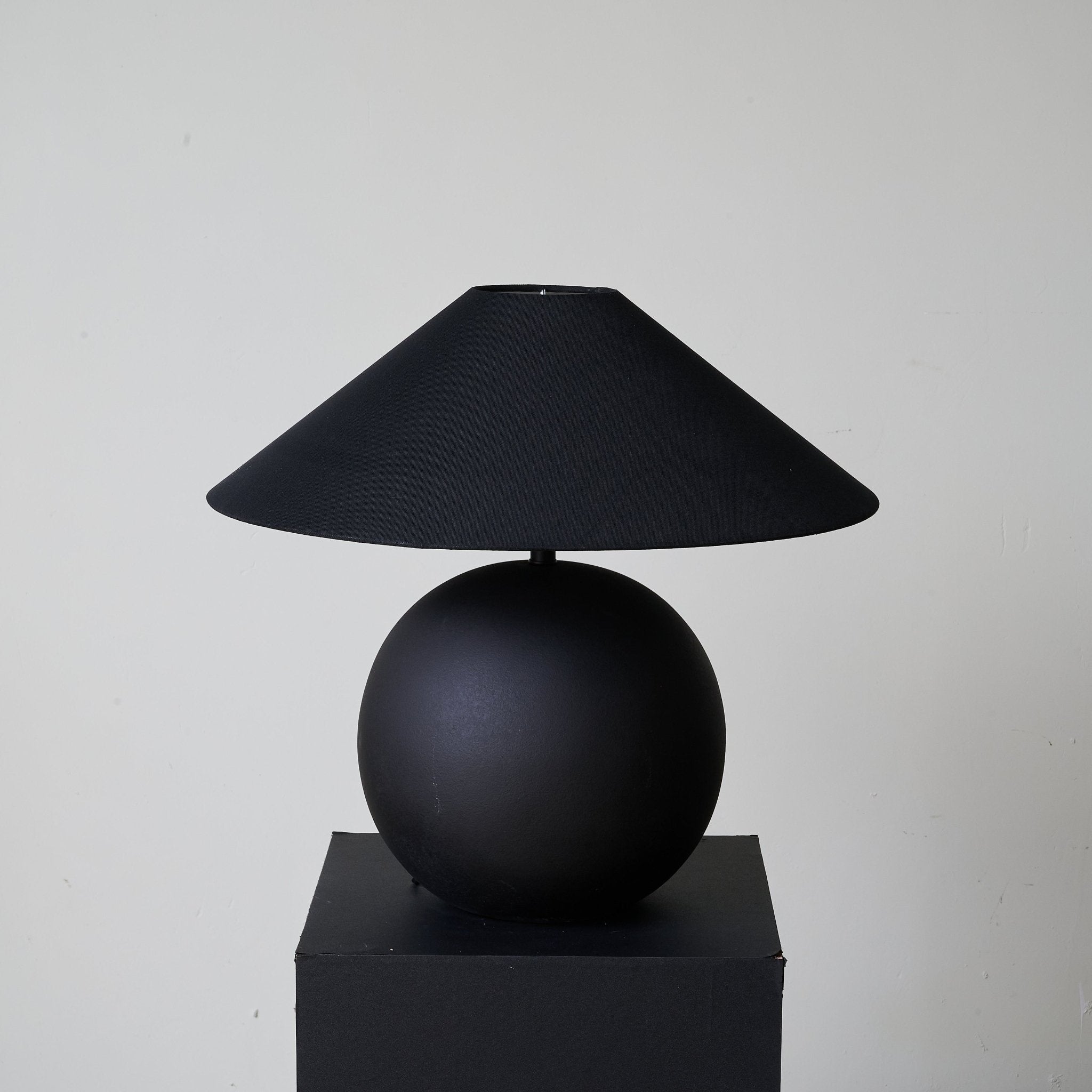 obsidian-sphere-table-lamp-anzaz--6