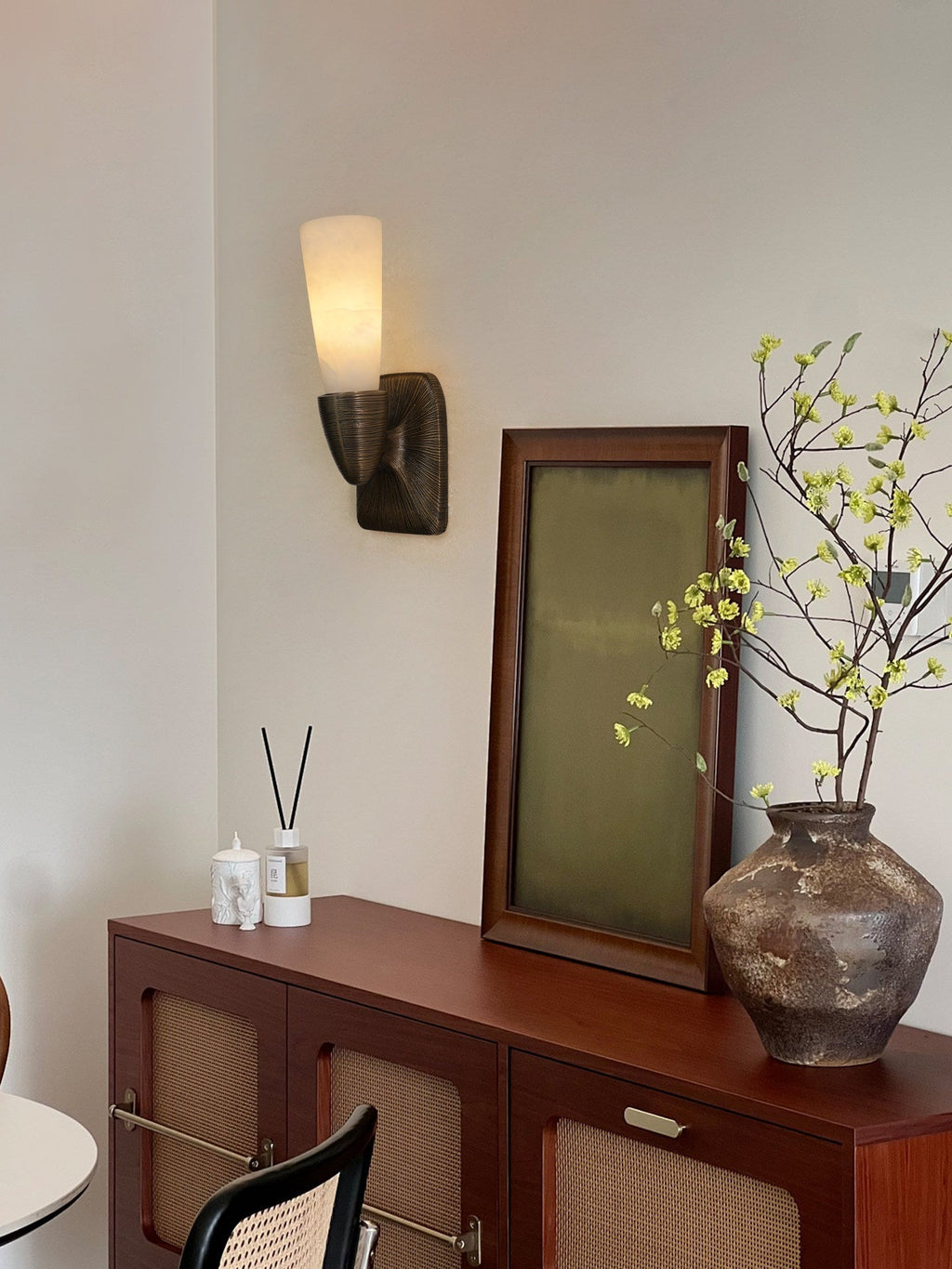 opal-alabaster-twist-wall-sconce-anzaz--3