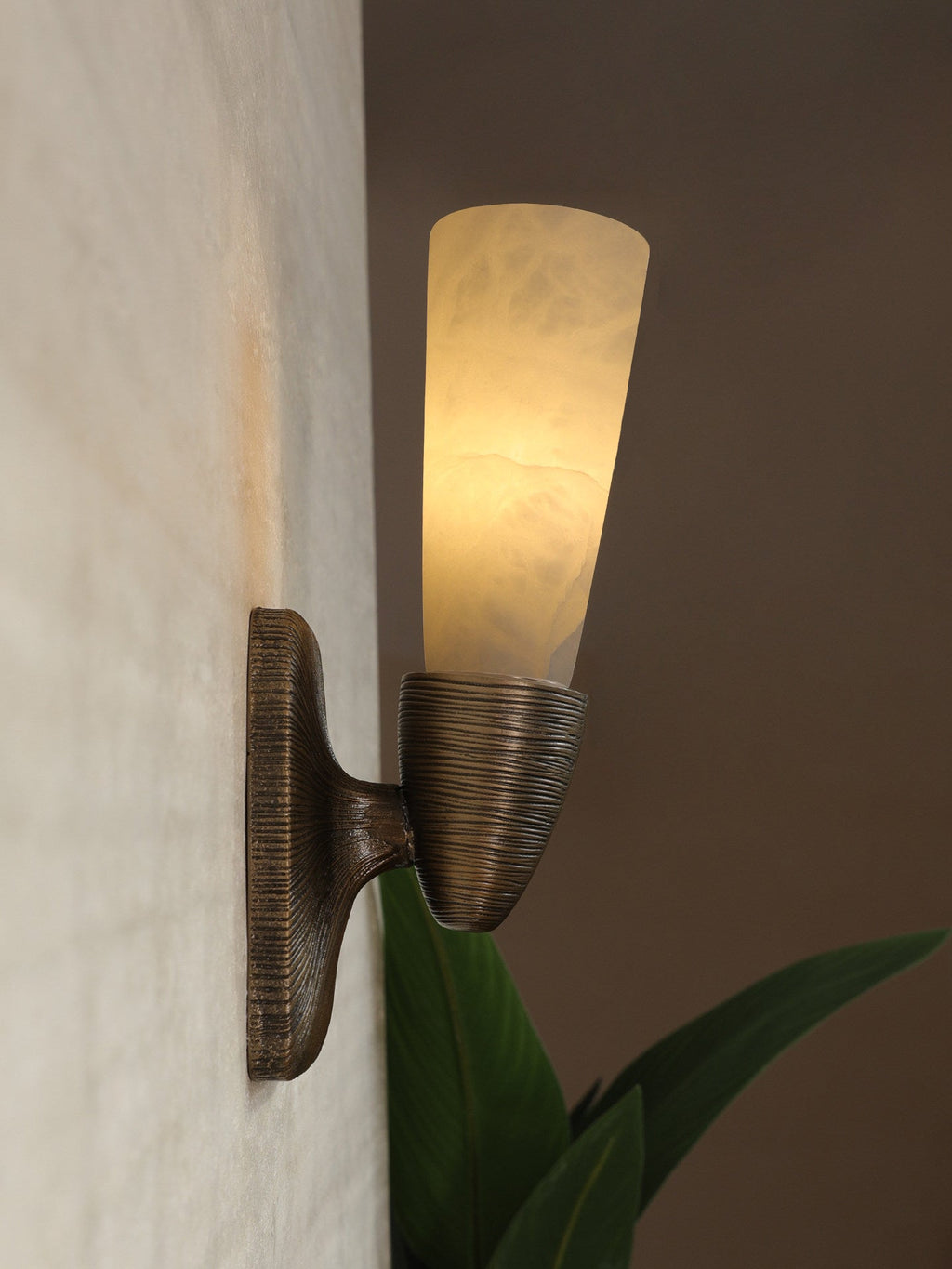opal-alabaster-twist-wall-sconce-anzaz--4
