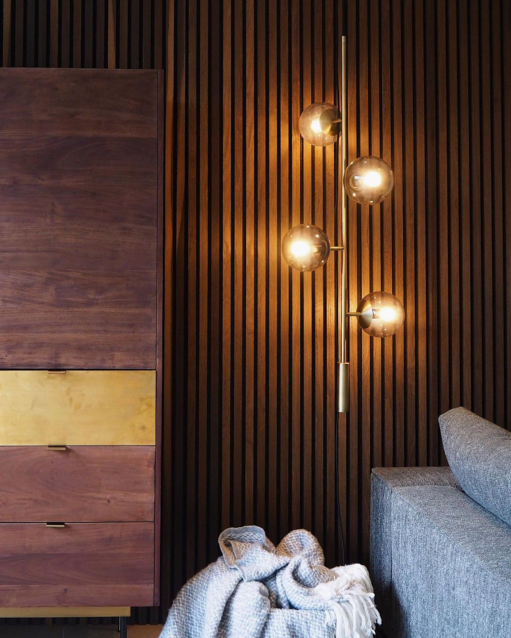 orb-lounge-chandelier-anzaz-Brass-2