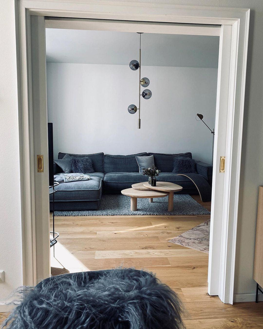 orb-lounge-chandelier-anzaz--30
