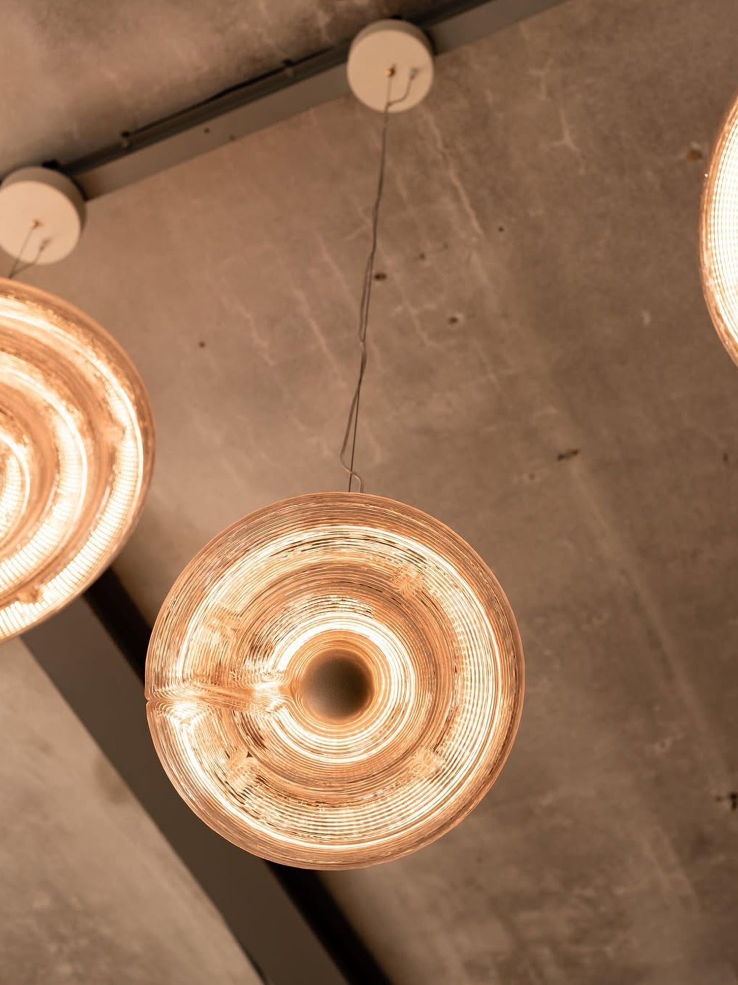 orbis-ripple-pendant-lamp-anzaz--7