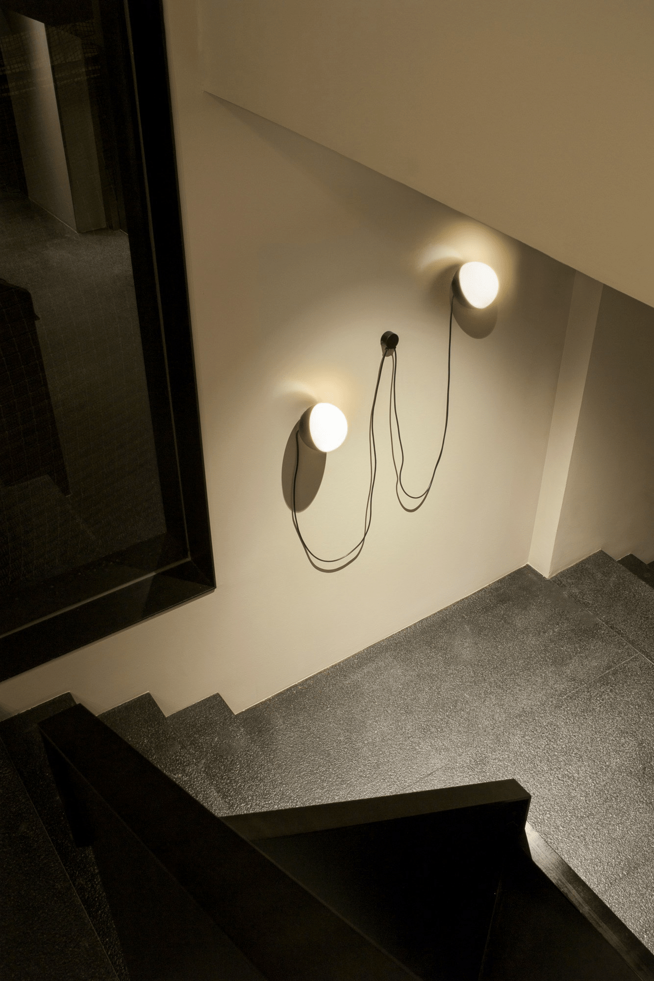 orbit-dual-globe-wall-lamp-anzaz-Black & White-2