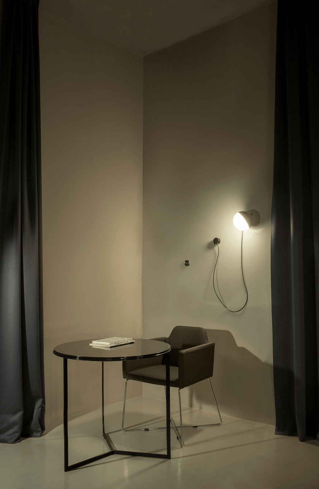 orbit-dual-globe-wall-lamp-anzaz--4