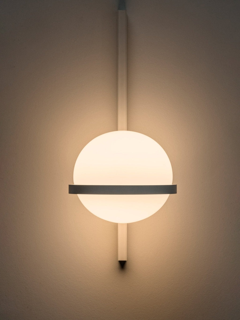 solstice-wall-light-anzaz-Black & White Acrylic Ball-4