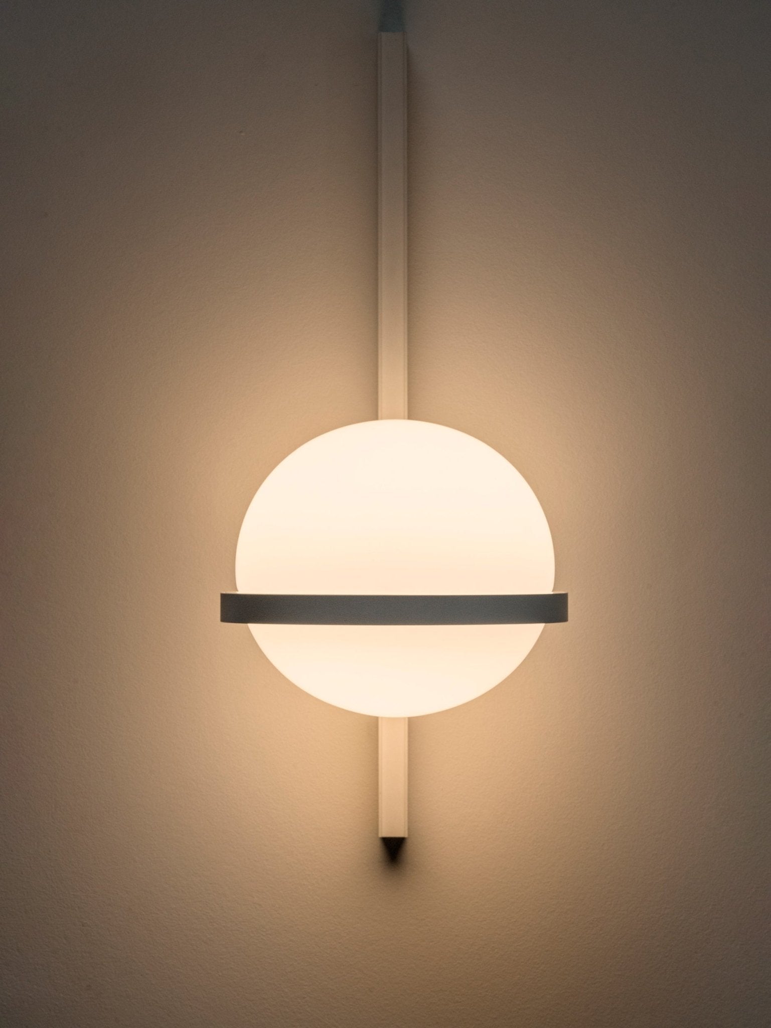 solstice-wall-light-anzaz-Black & White Acrylic Ball-4