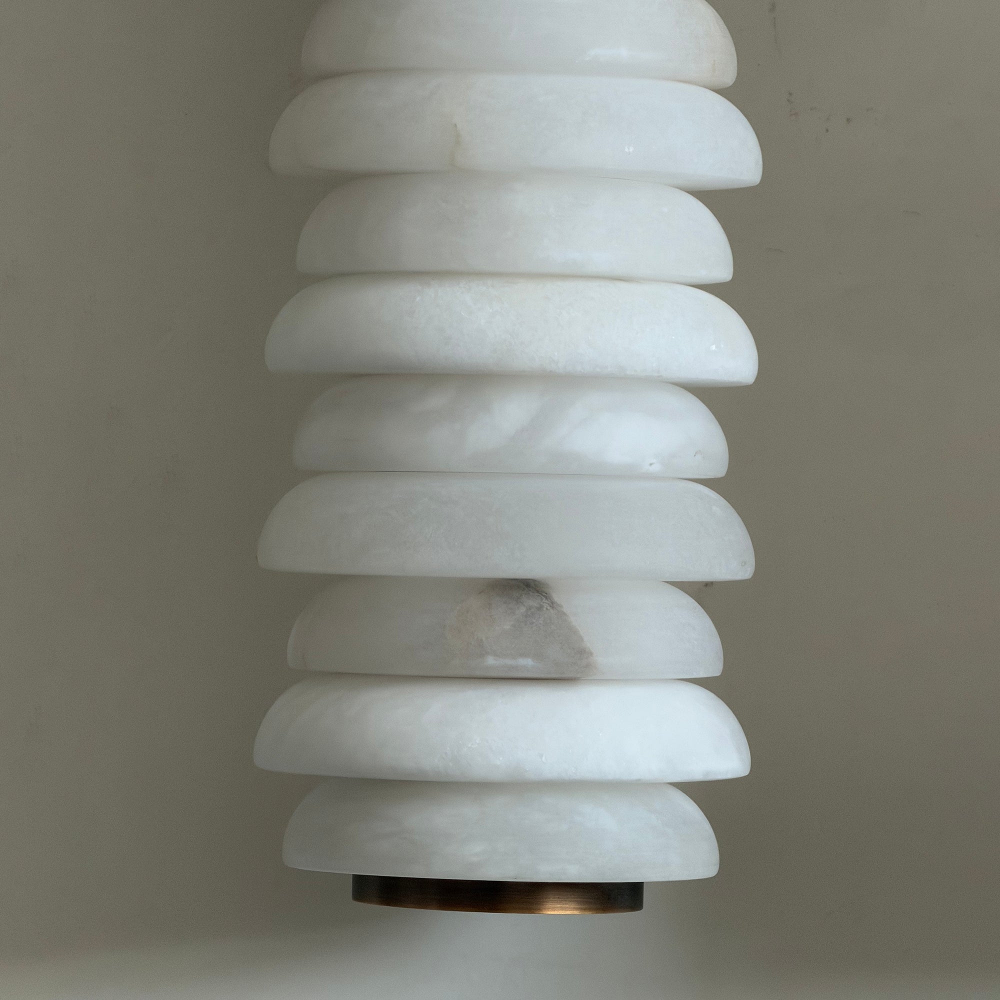 calla-ribbed-sconce-anzaz--31