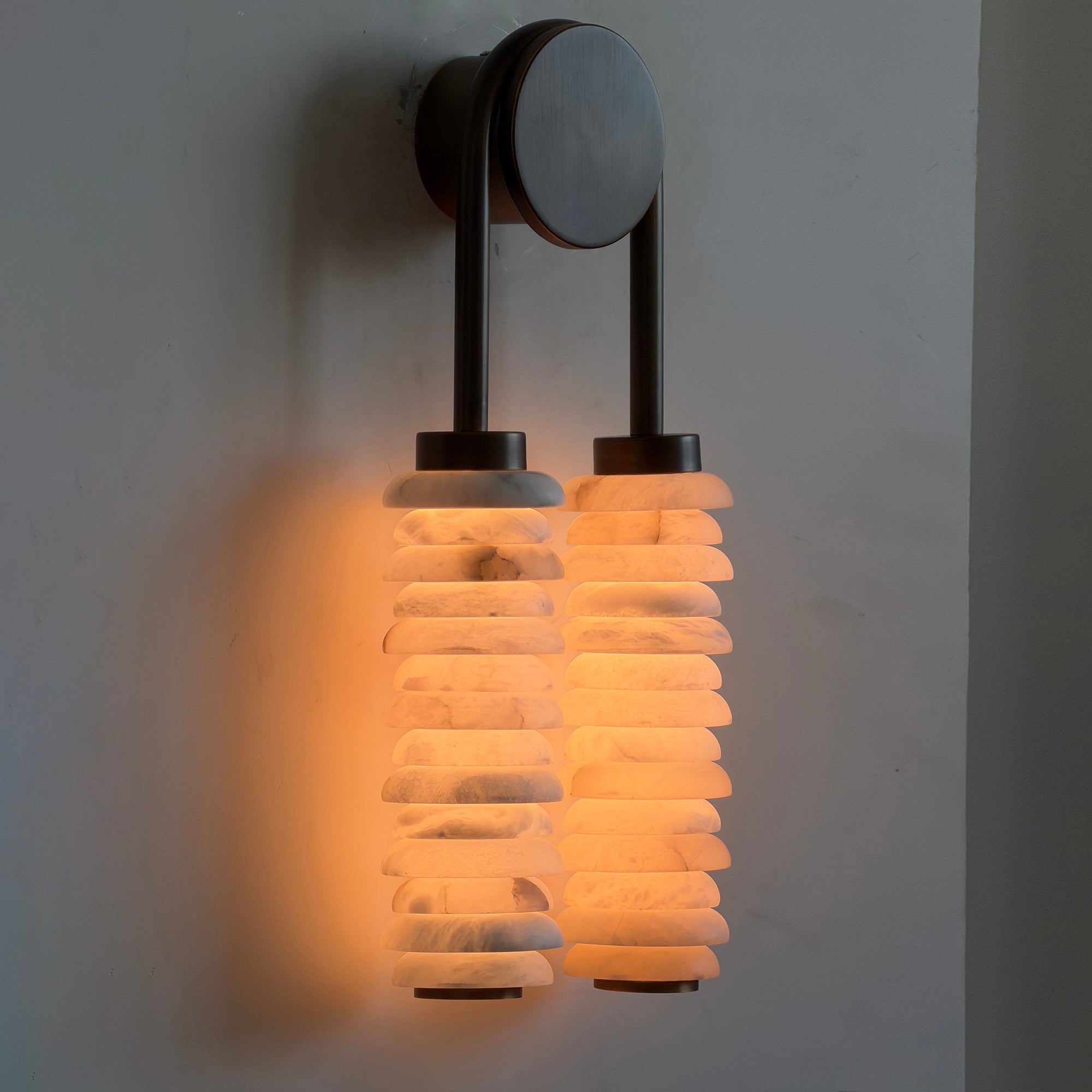 calla-ribbed-sconce-anzaz--27