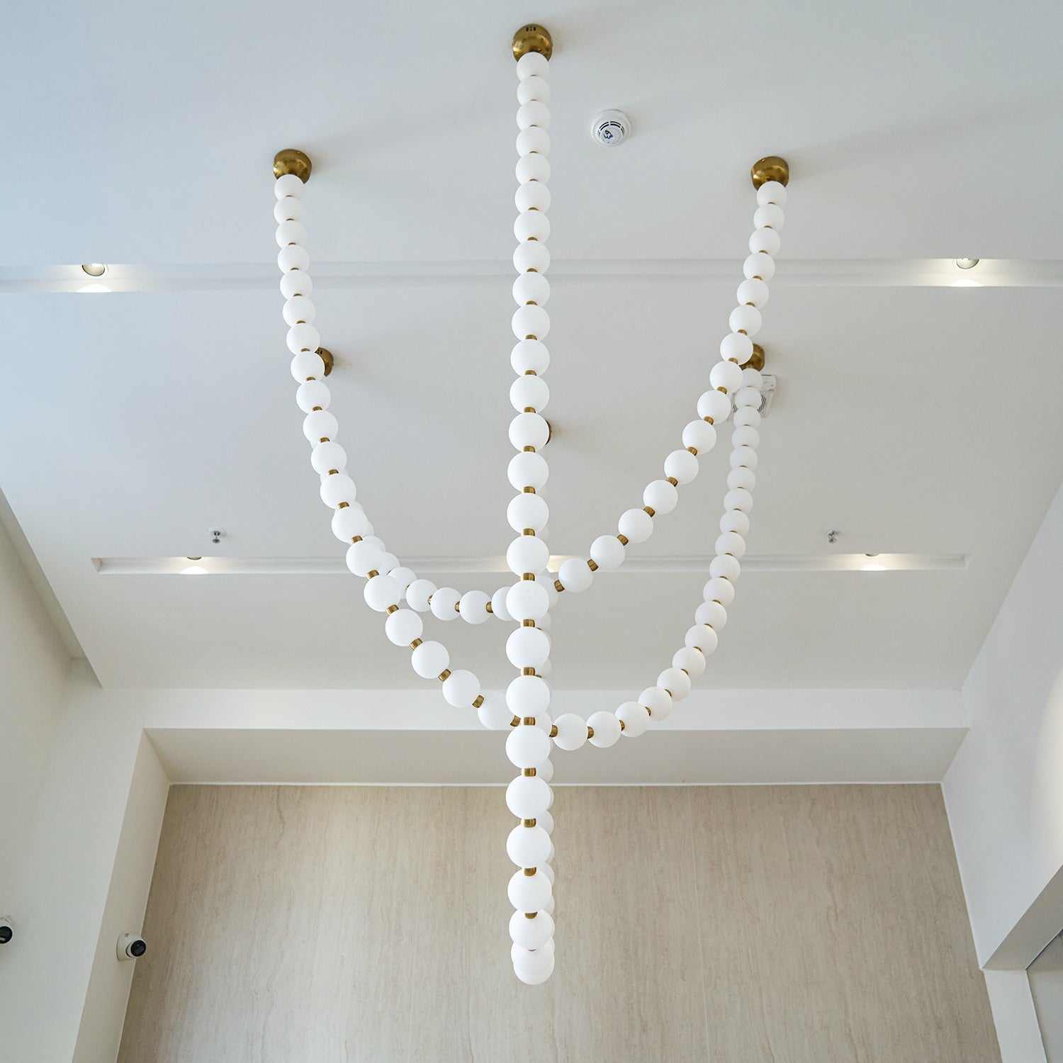 pearl-necklace-balls-chandelier-anzaz-Gold & White-31