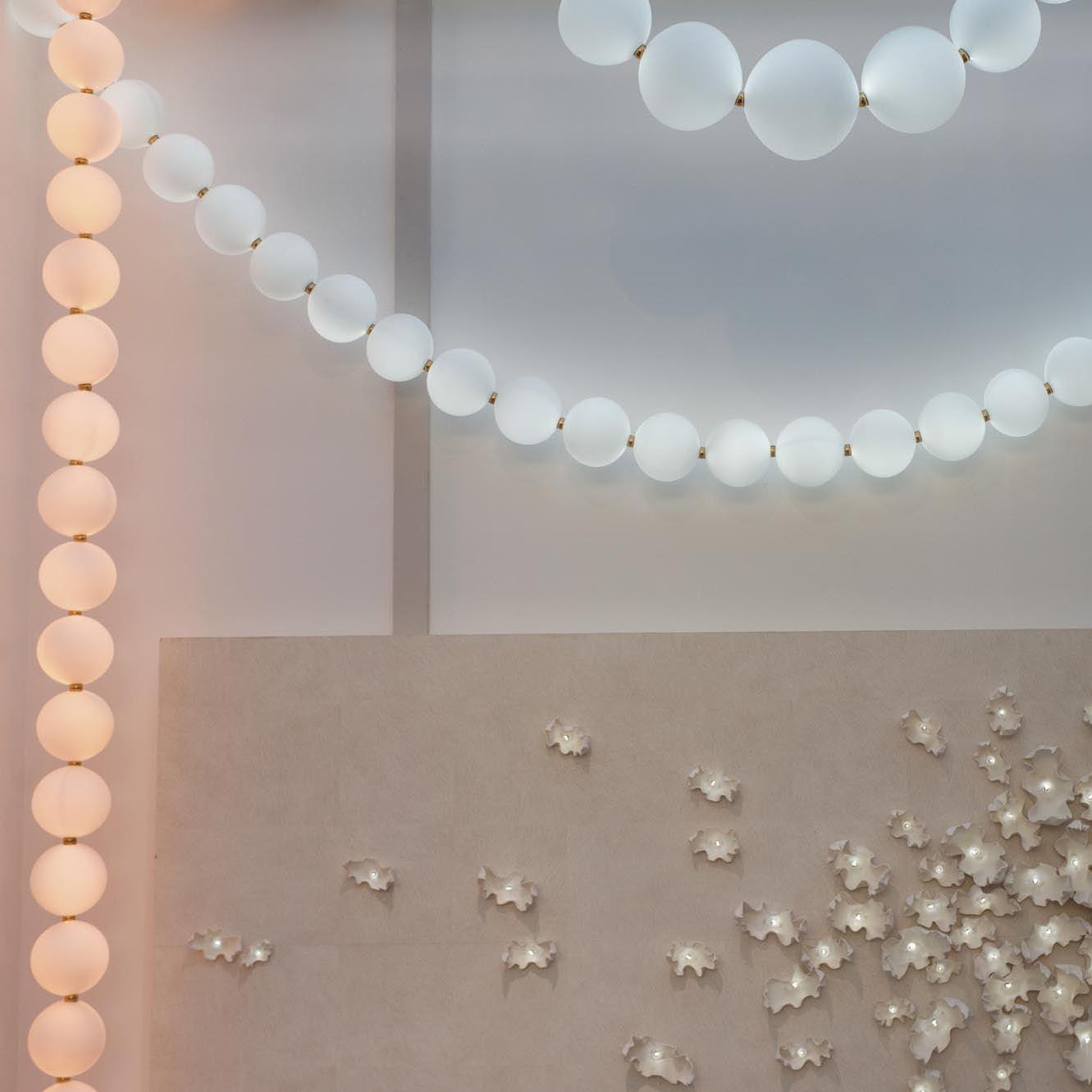 pearl-necklace-balls-chandelier-anzaz--61