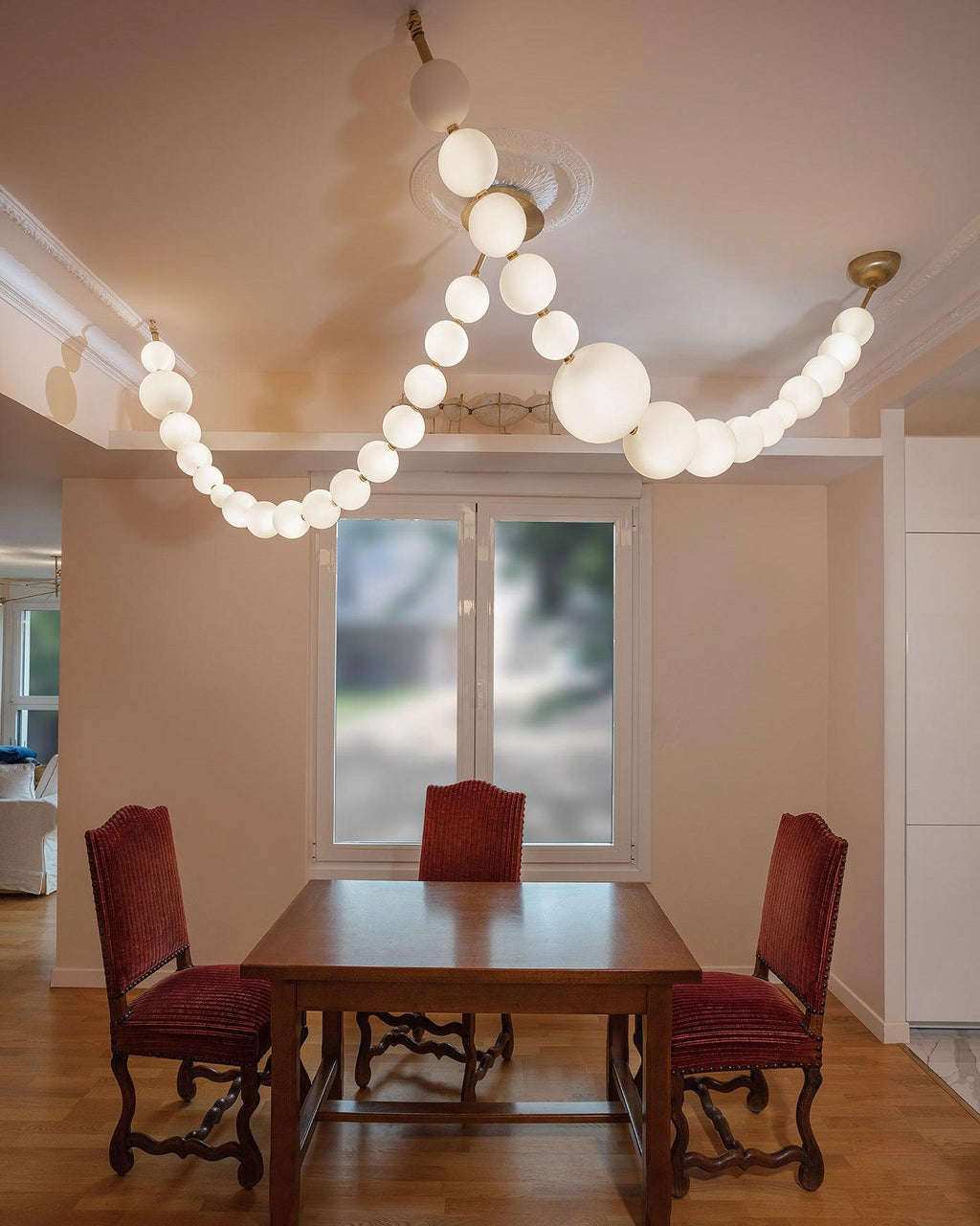 pearl-necklace-balls-chandelier-anzaz--81