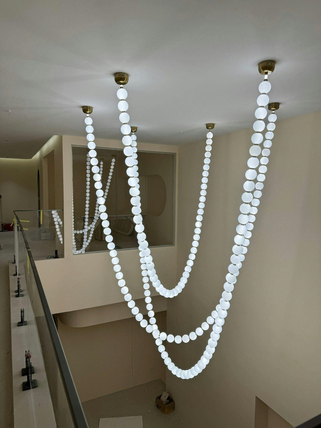 pearl-necklace-balls-chandelier-anzaz-Gold & White-52