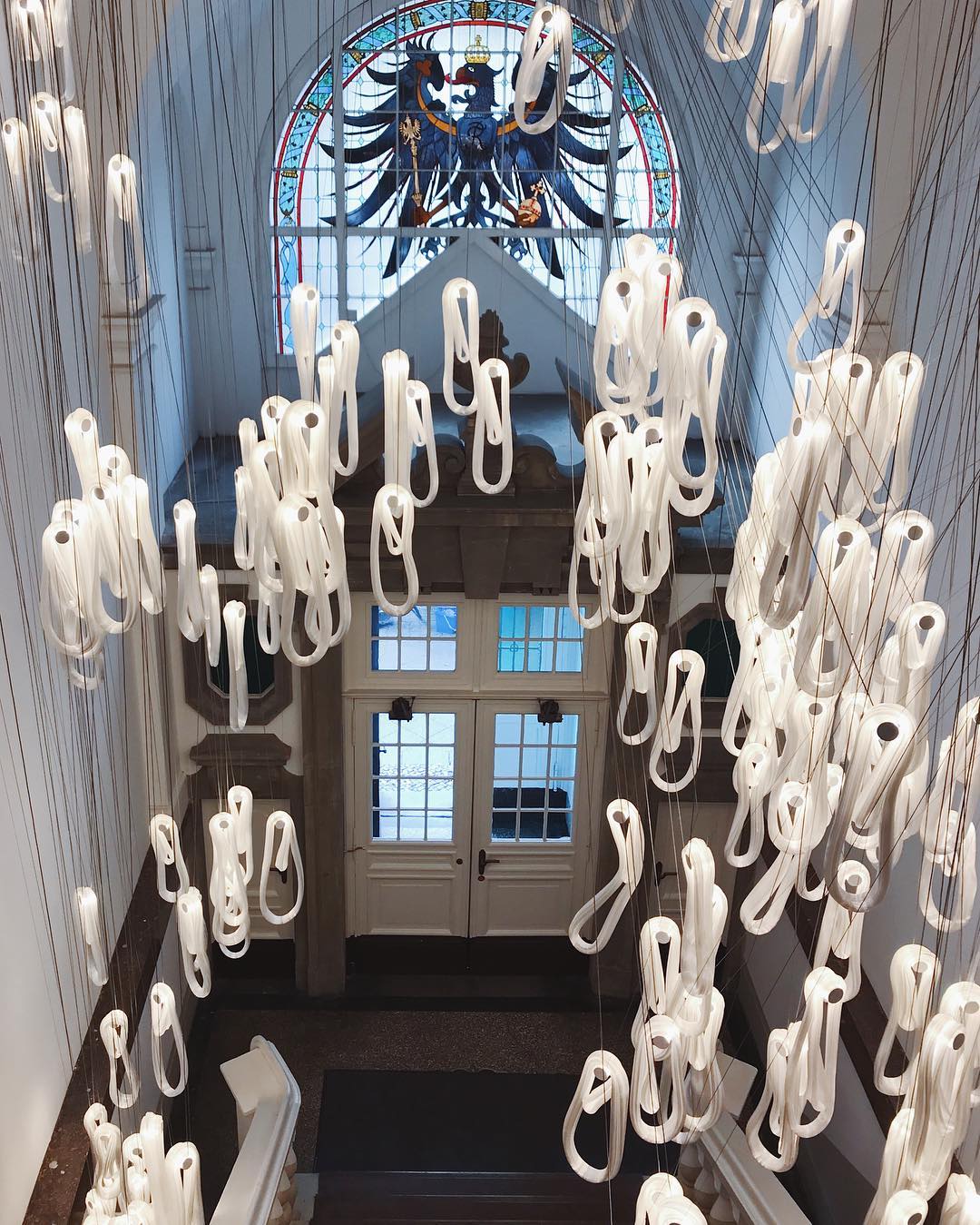 pearlescent-filament-chandelier-anzaz--8