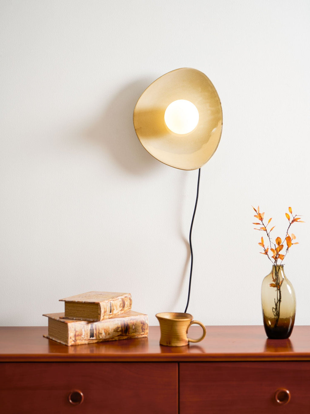 pebble-disc-plug-in-wall-light-anzaz--12
