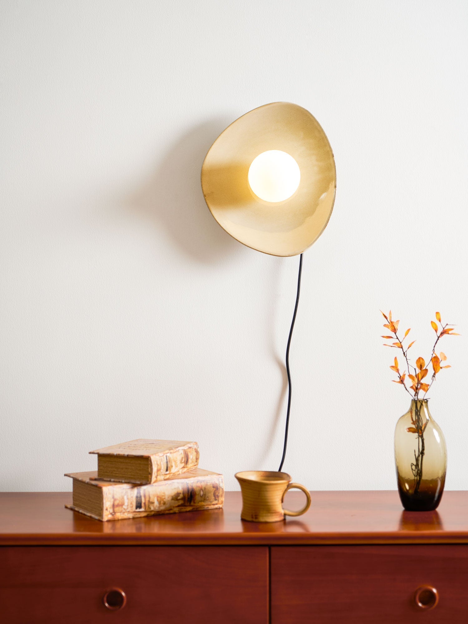 pebble-disc-plug-in-wall-light-anzaz--12