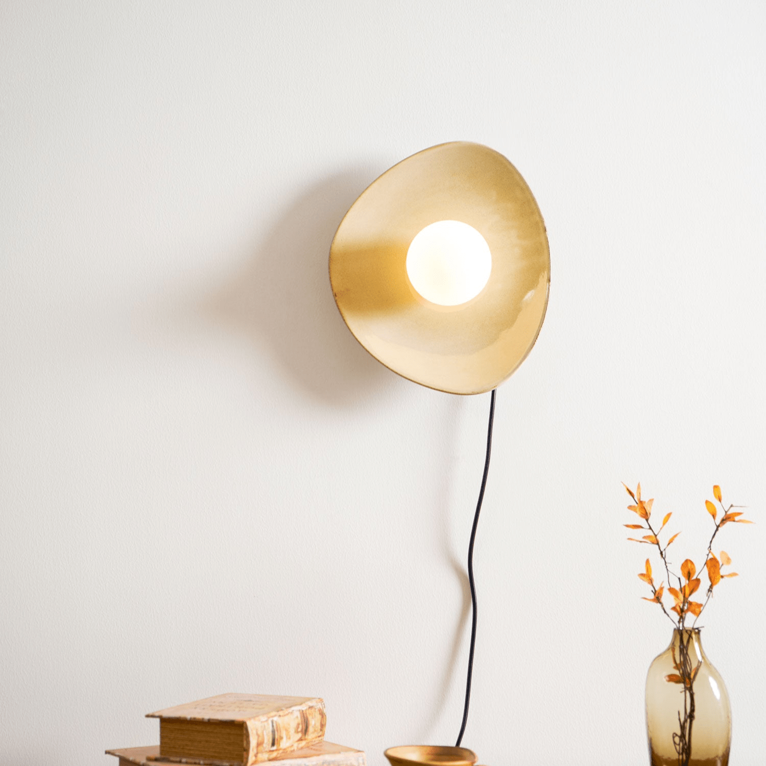 pebble-disc-plug-in-wall-light-anzaz-Taupe-2