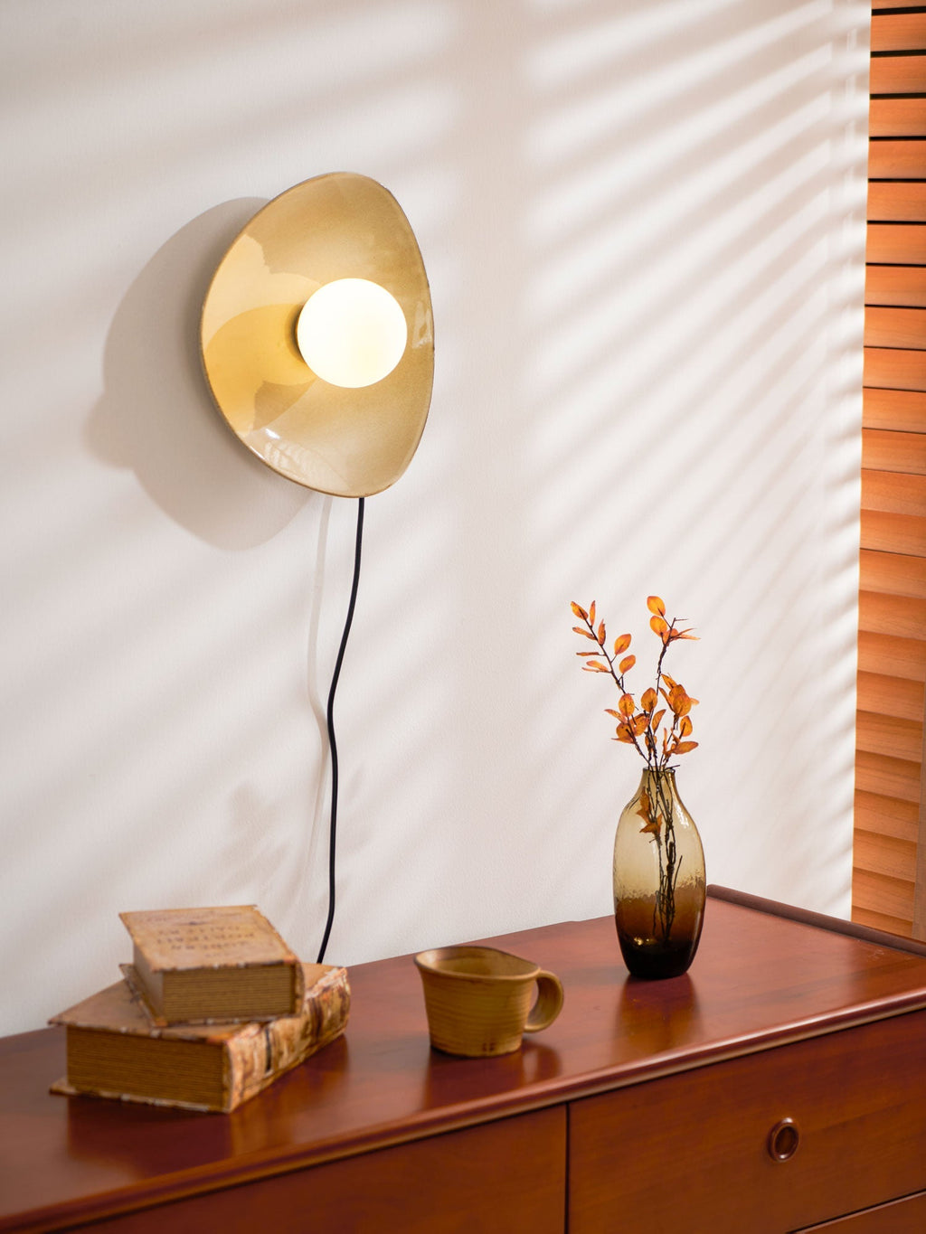pebble-disc-plug-in-wall-light-anzaz--17