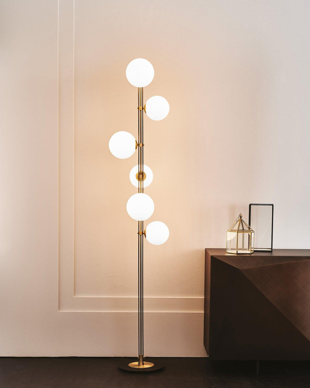 planeta-floor-lamp-anzaz-Brass+Black-3