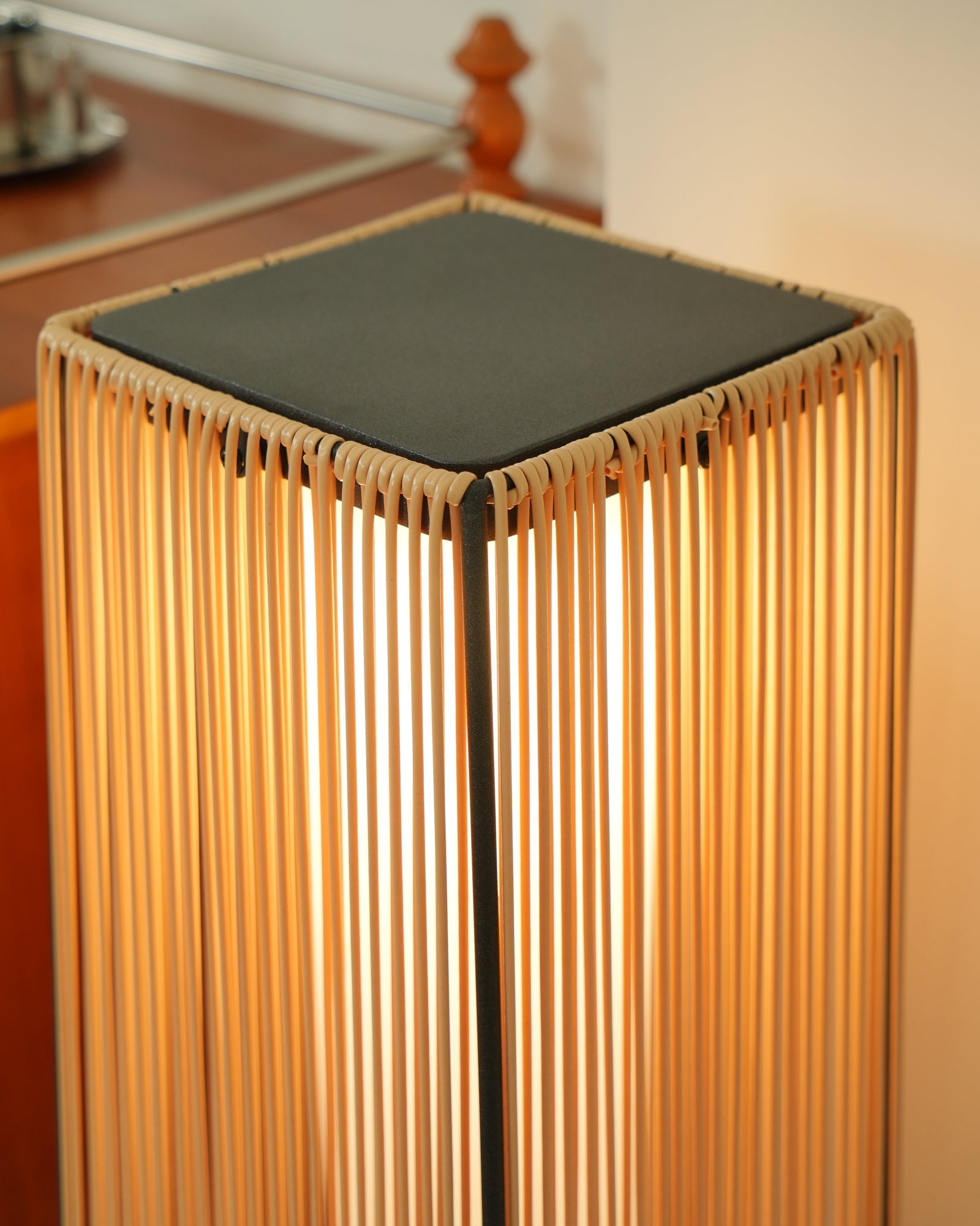 plastic-rattaplastic-rattan-outdoor-post-light-with-solar-panel-anzaz--65