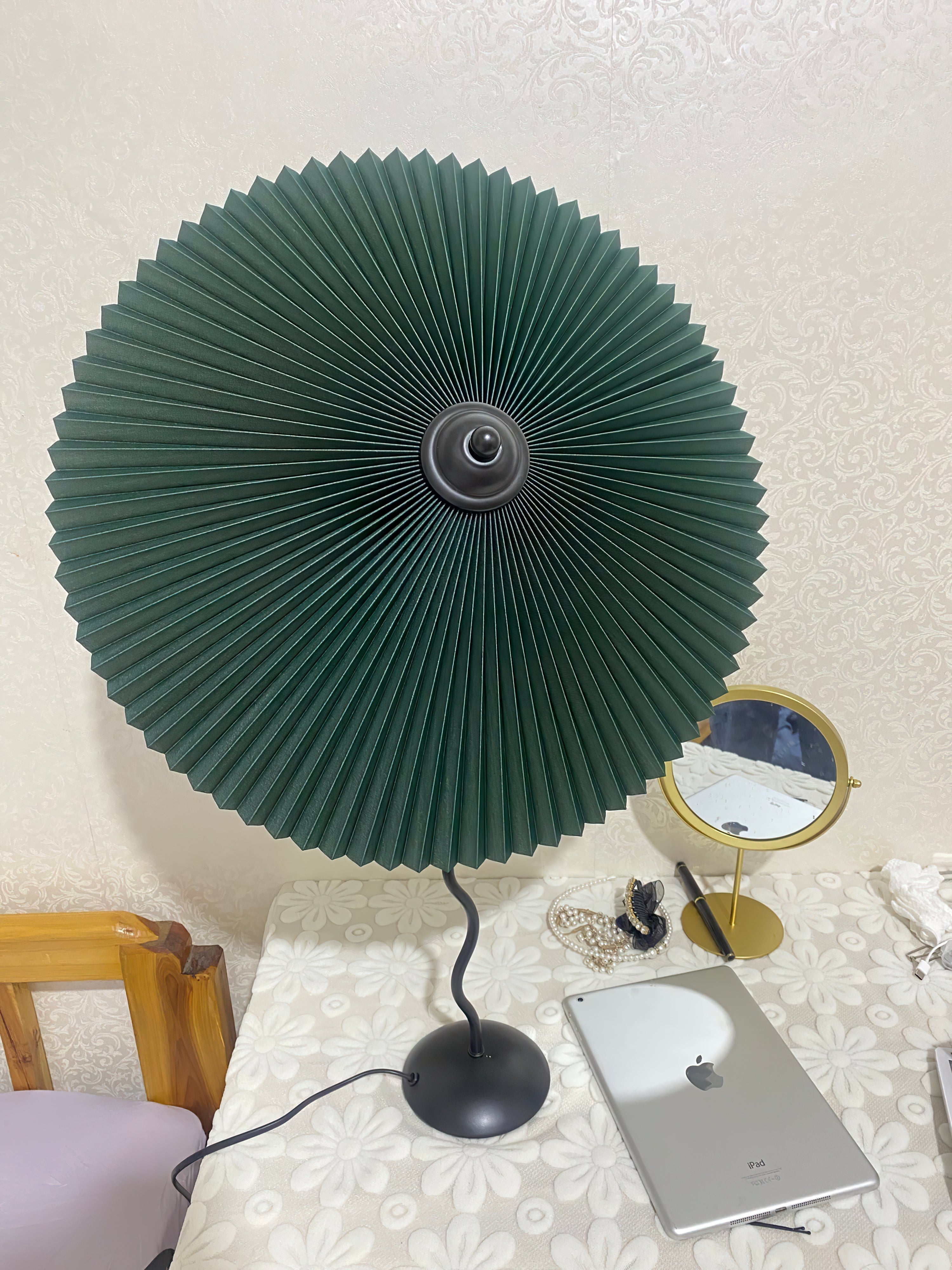 pleated-hat-table-lamp-anzaz--53