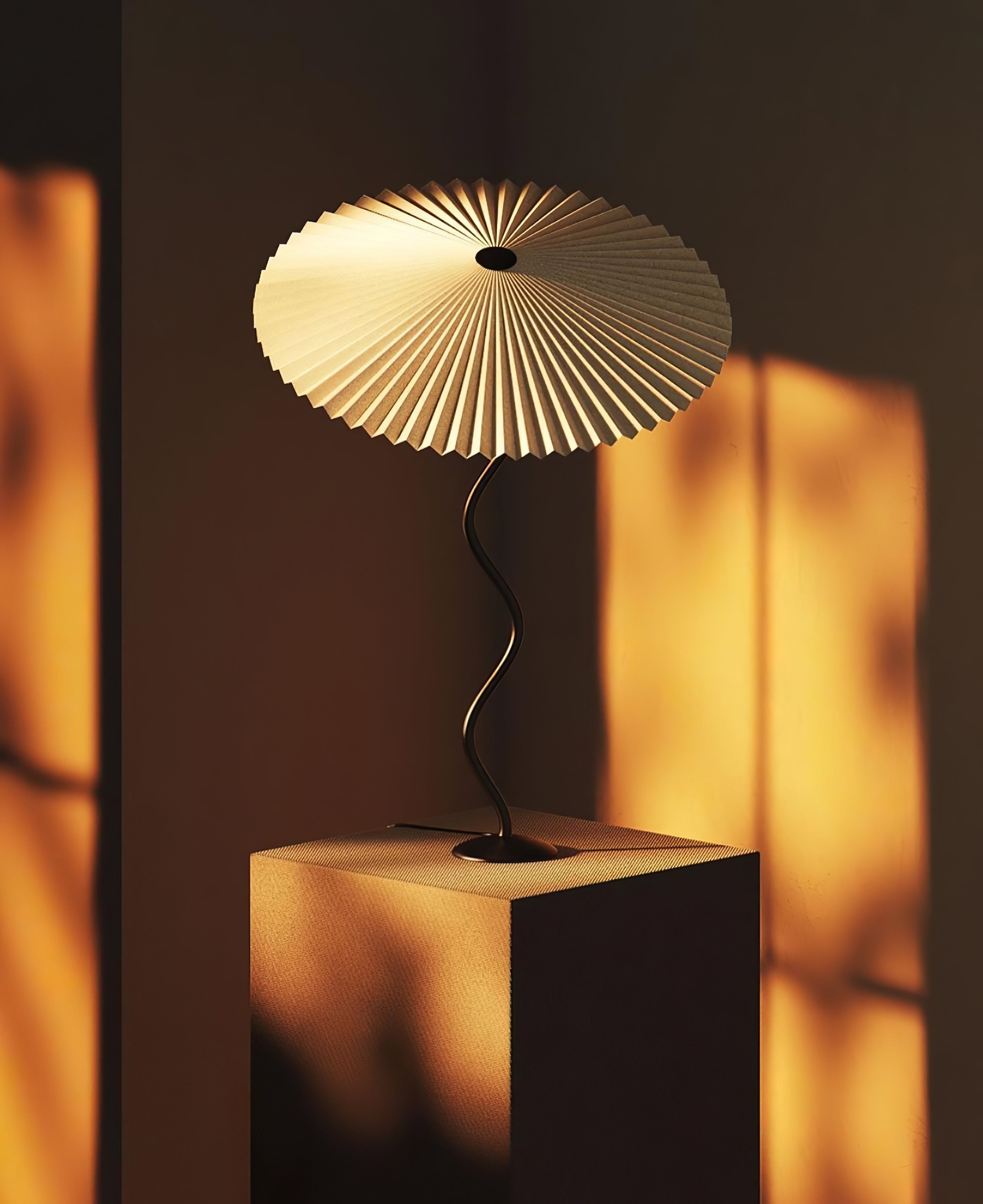 pleated-hat-table-lamp-anzaz--61