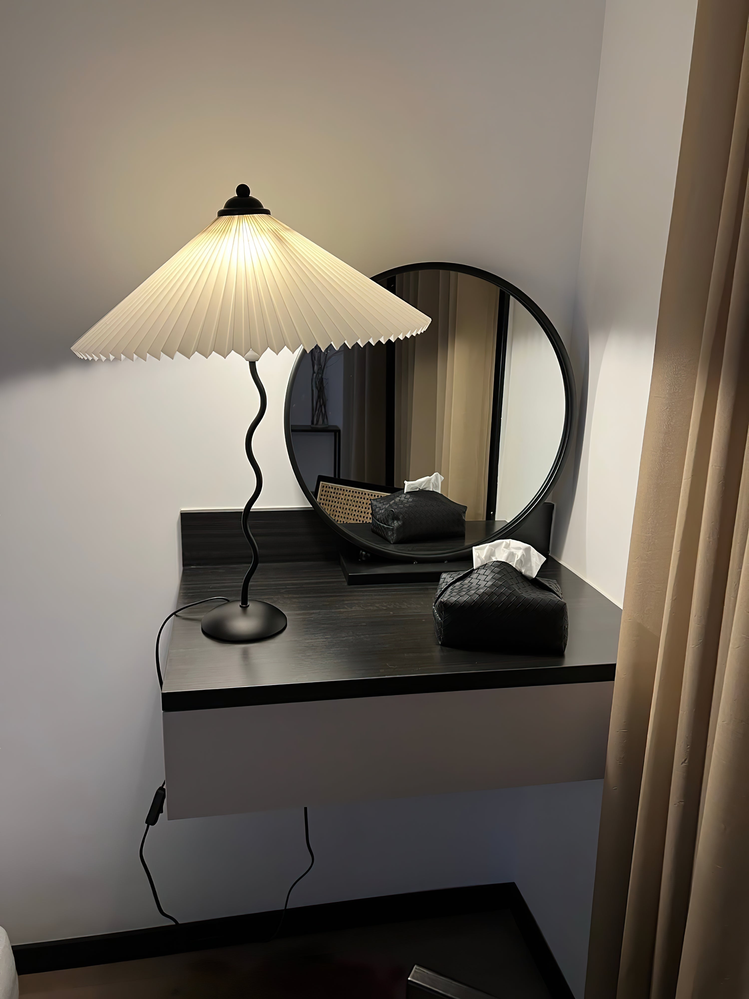 pleated-hat-table-lamp-anzaz--66