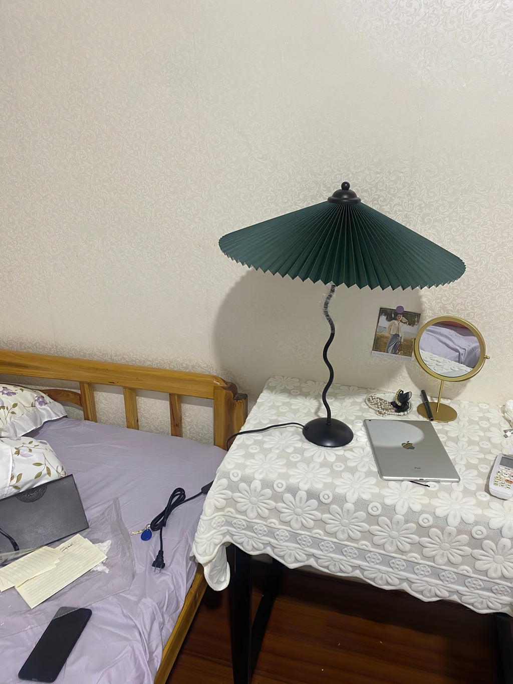pleated-hat-table-lamp-anzaz--48