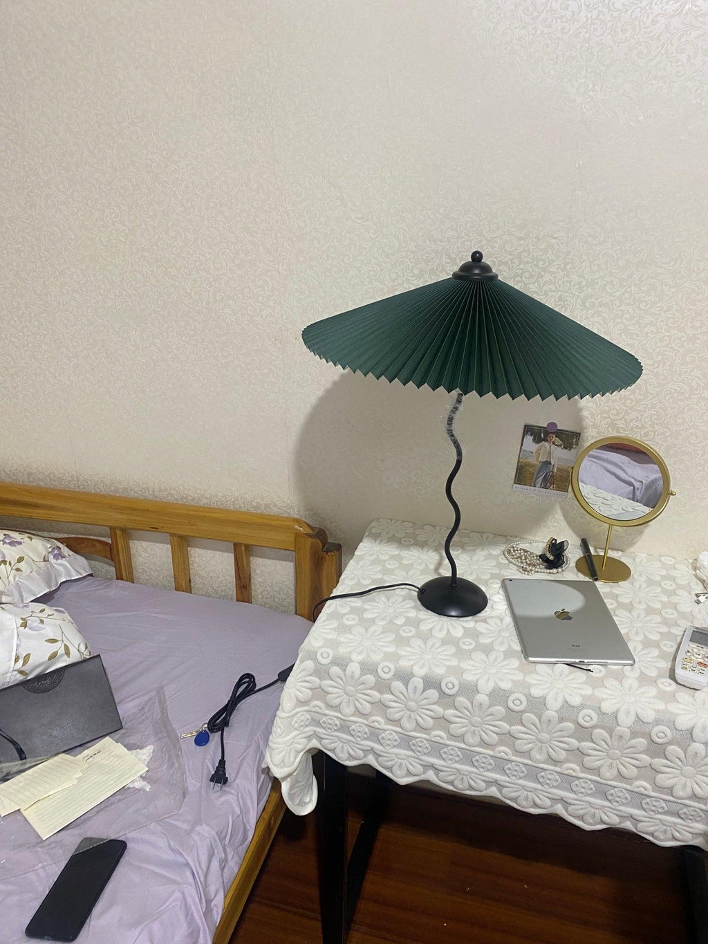 pleated-hat-table-lamp-anzaz--21