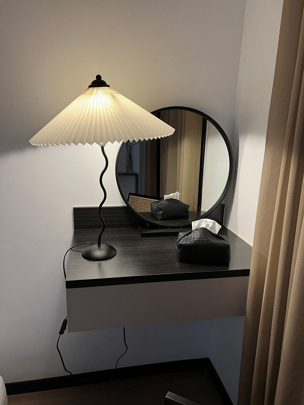 pleated-hat-table-lamp-anzaz--22