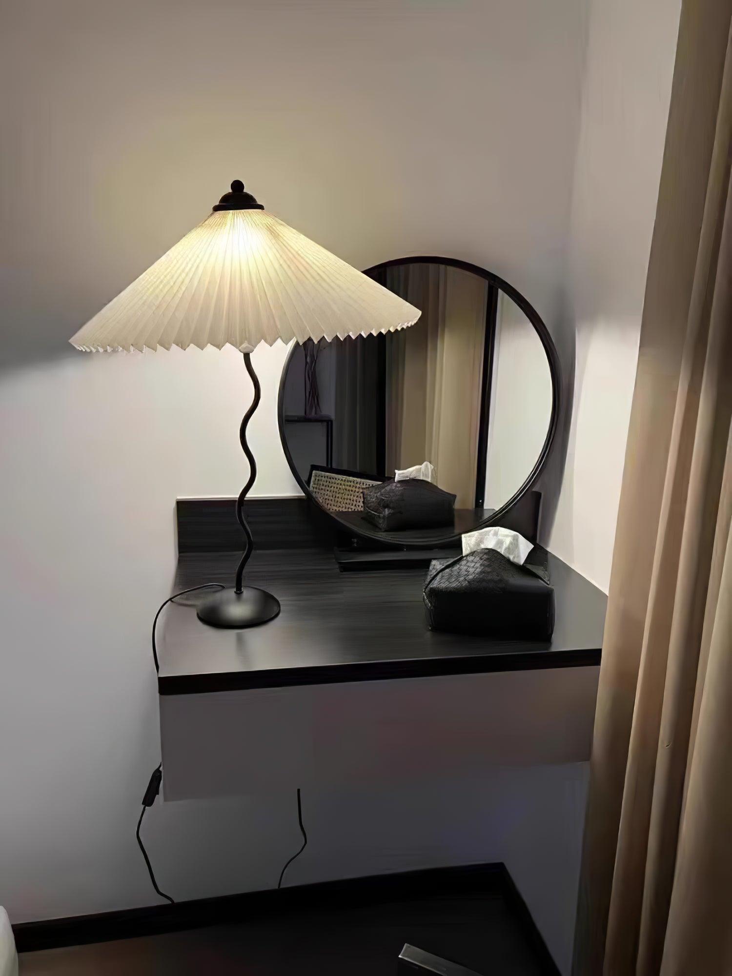 pleated-hat-table-lamp-anzaz--34