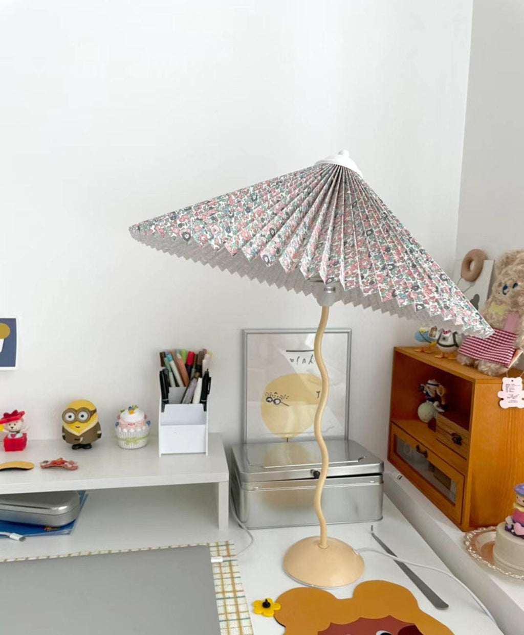 pleated-hat-table-lamp-anzaz--37