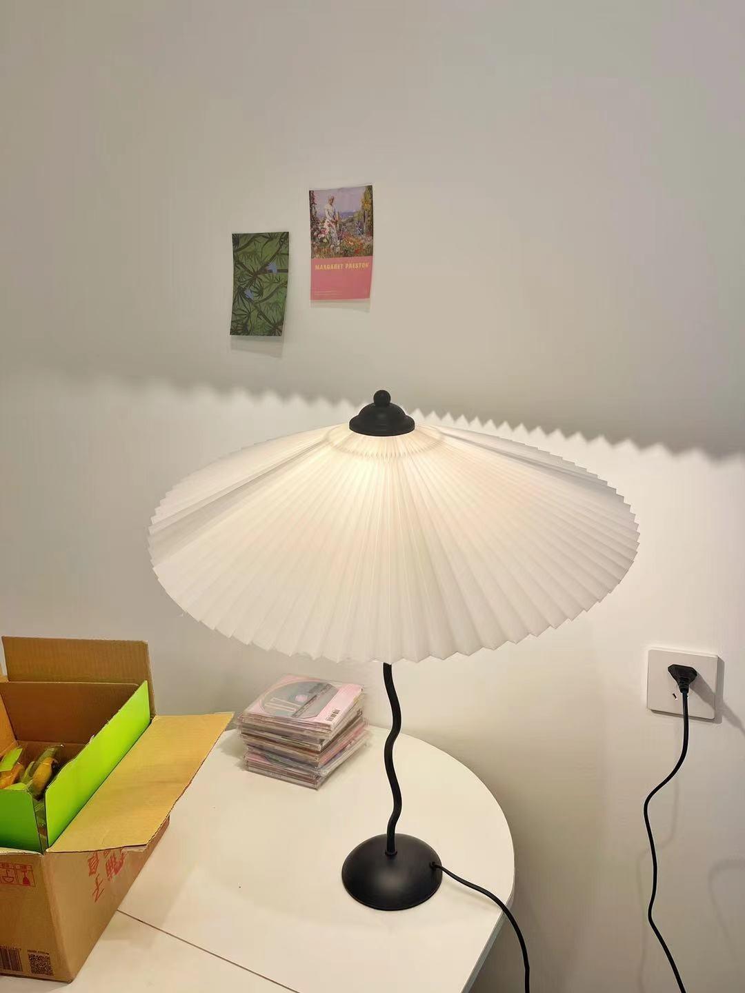 pleated-hat-table-lamp-anzaz--40