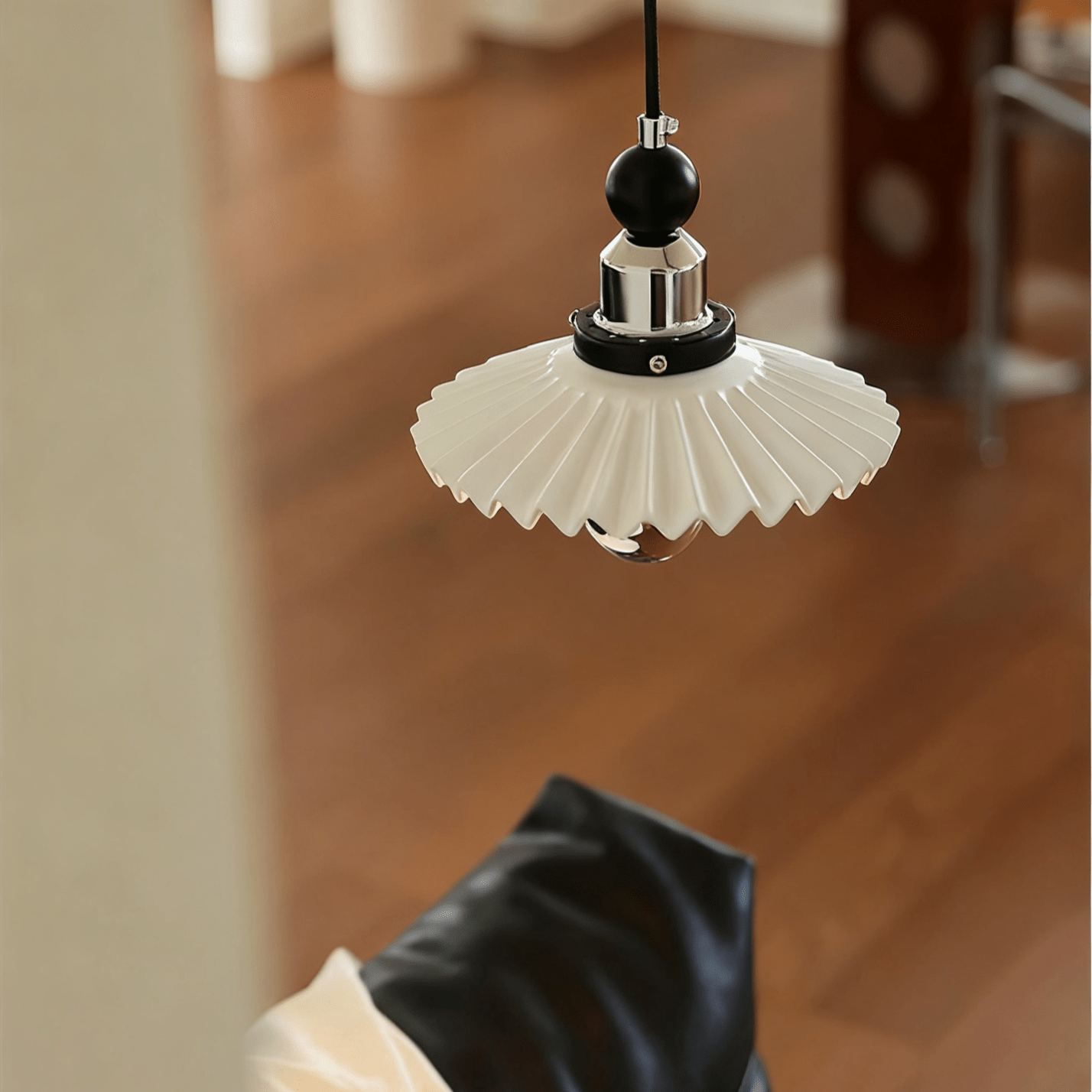 pleated-petal-pendant-lamp-anzaz--11
