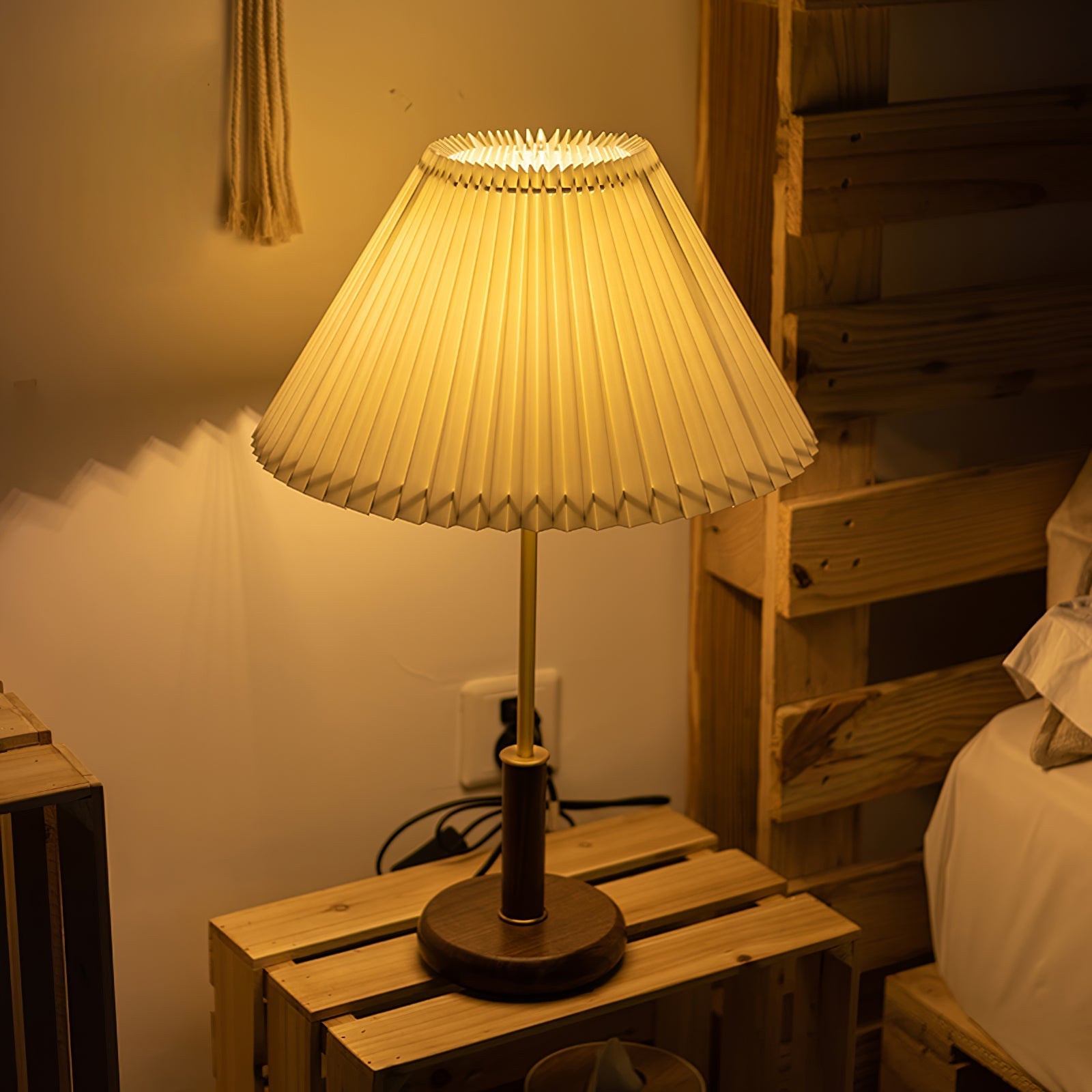 pleated-walnut-table-lamp-anzaz--13