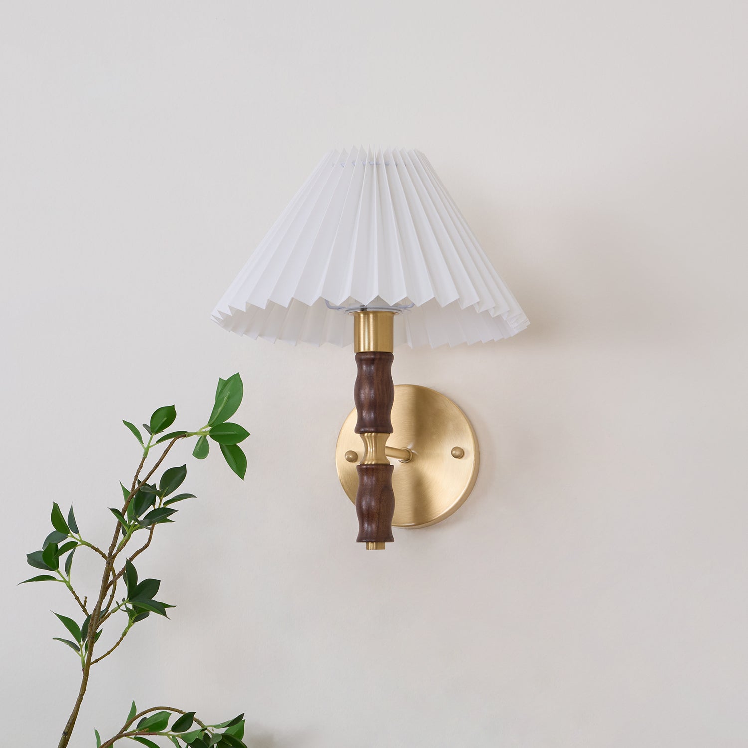 pleated-walnut-wall-light-anzaz--38